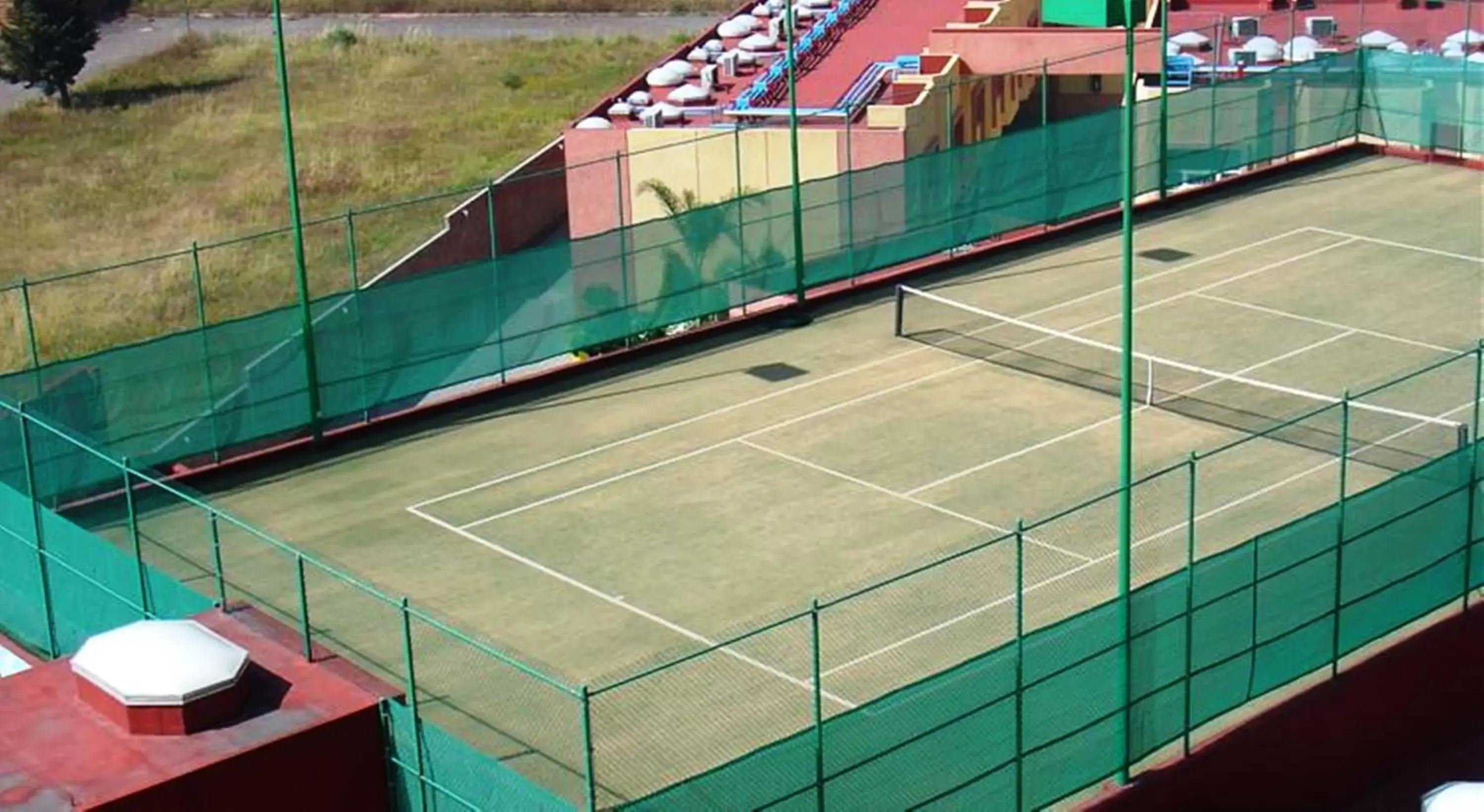 Tennis court, Tennis/Squash in Suites Inn la Muralla Hotel & Spa