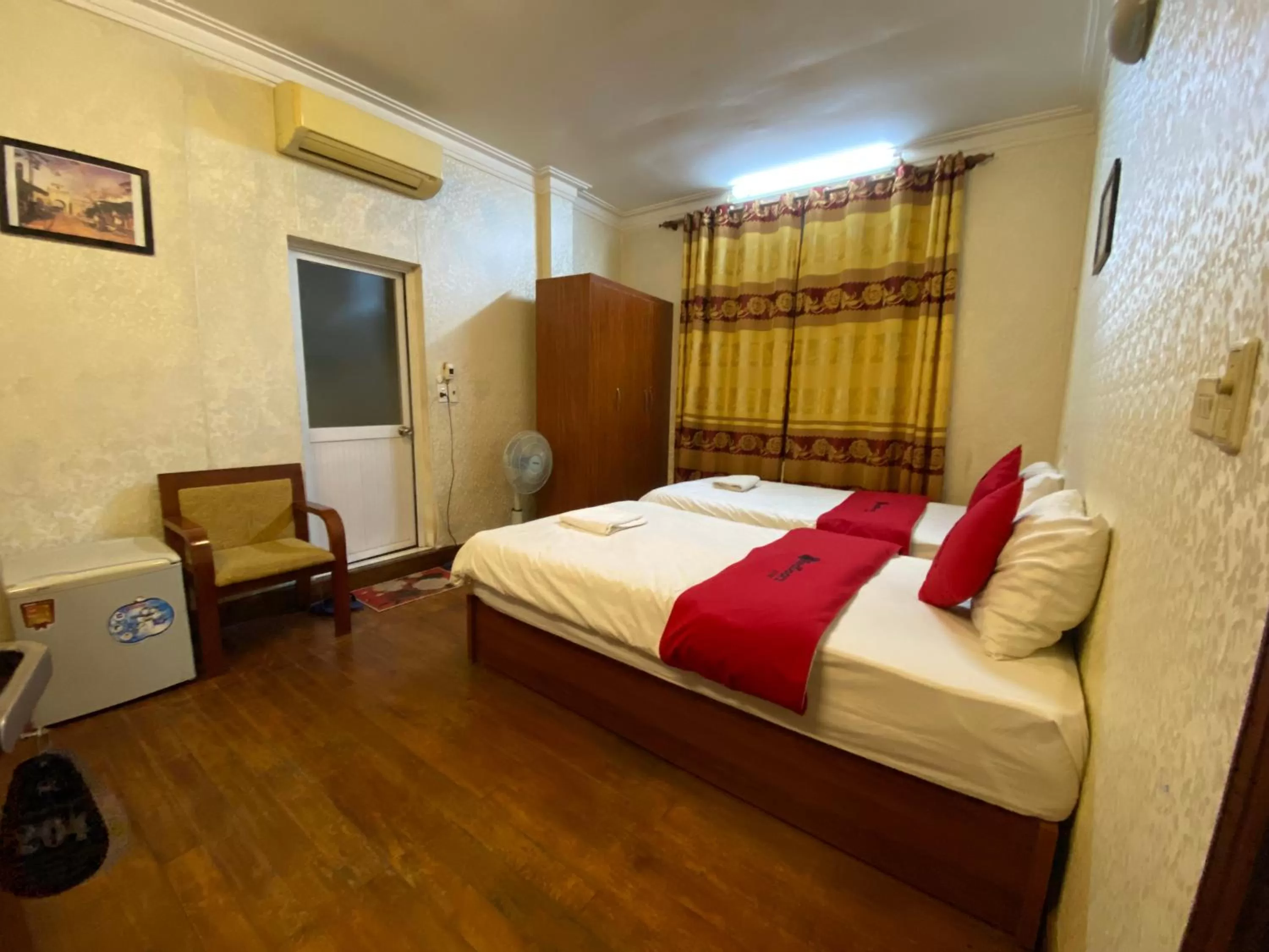 Bedroom, Bed in Sophie hotel