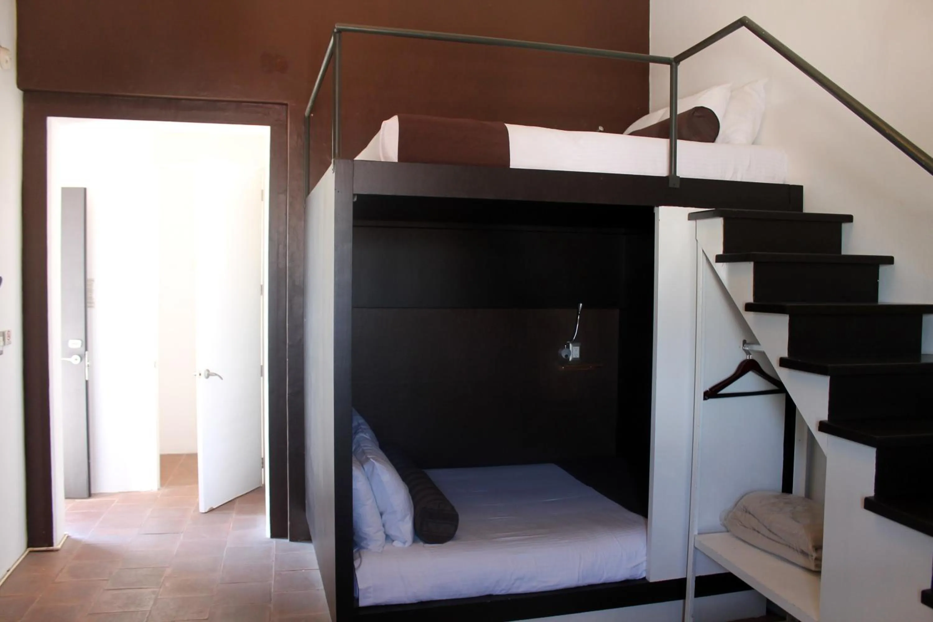 Decorative detail, Bed in Kuku Ruku Hotel