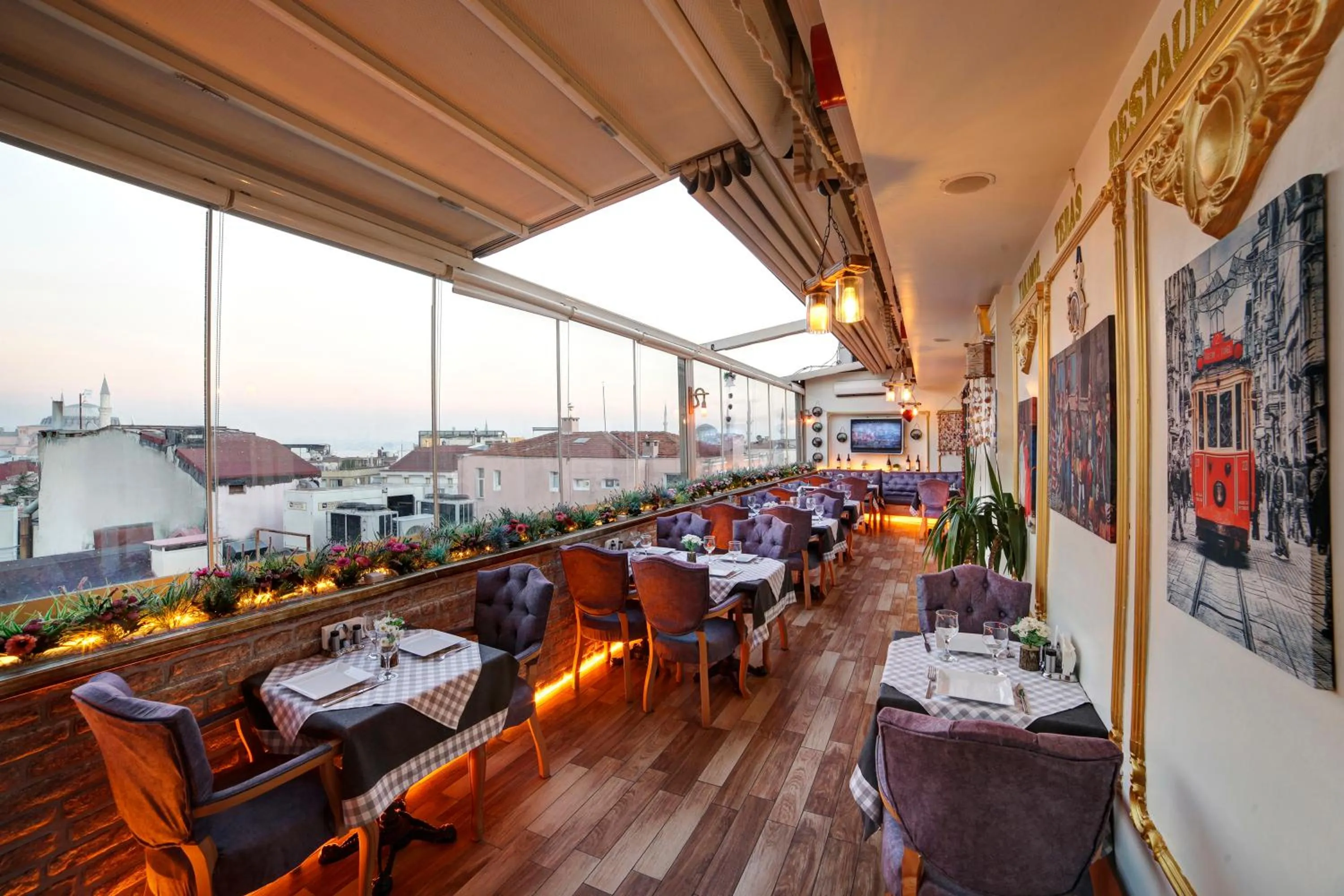 Restaurant/Places to Eat in Great Fortune Hotel & Spa