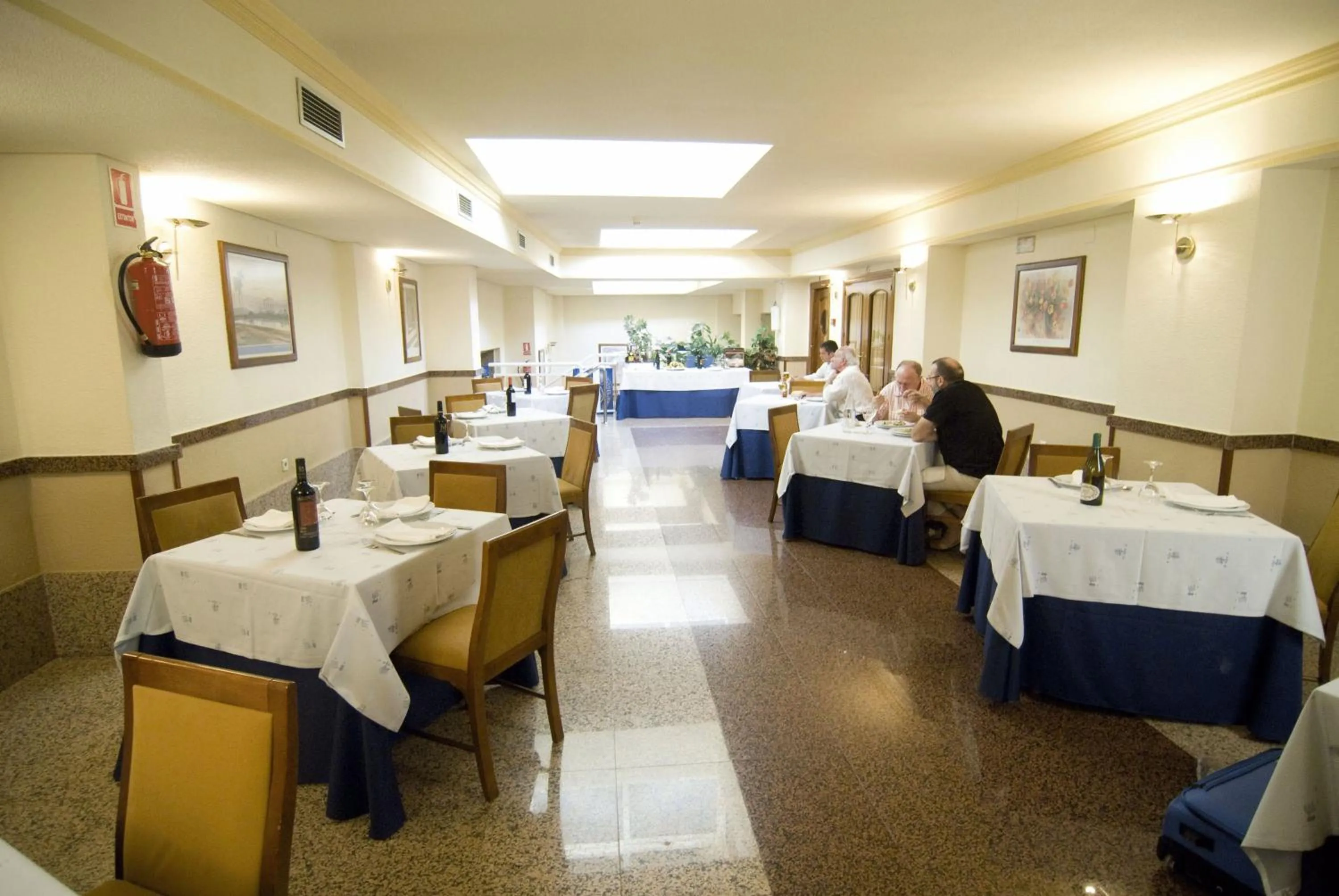 Restaurant/places to eat in Hotel Europa