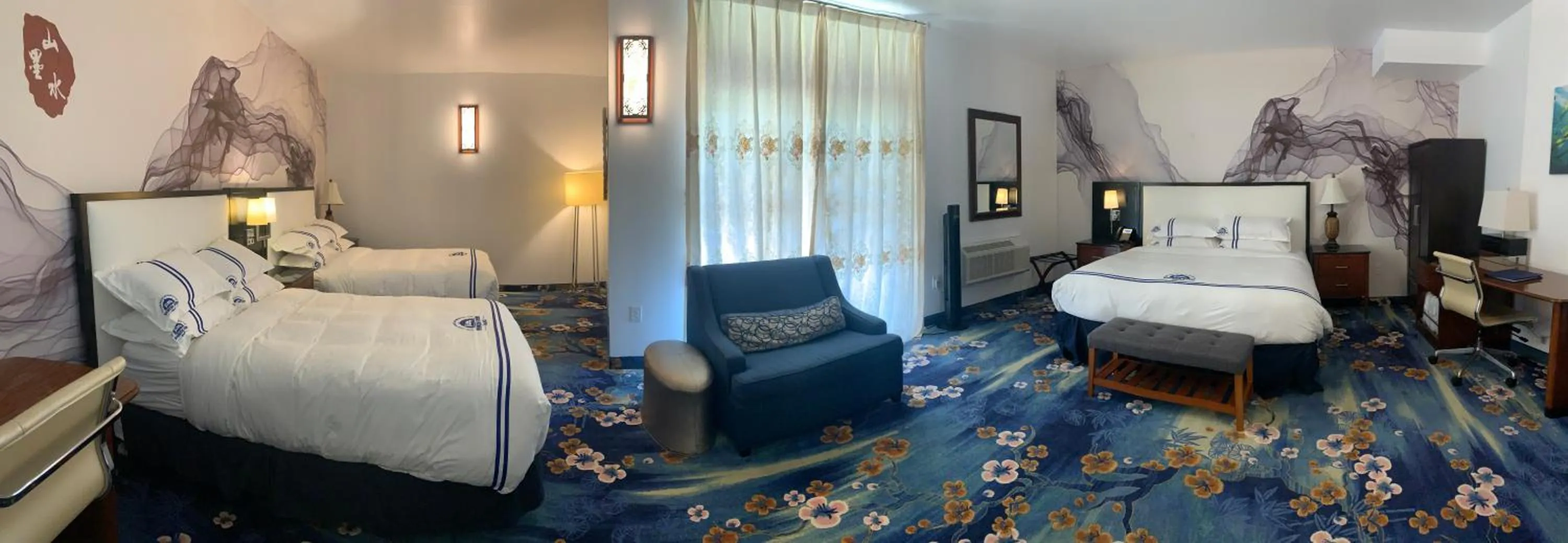 Bed in Wangshi China Palace