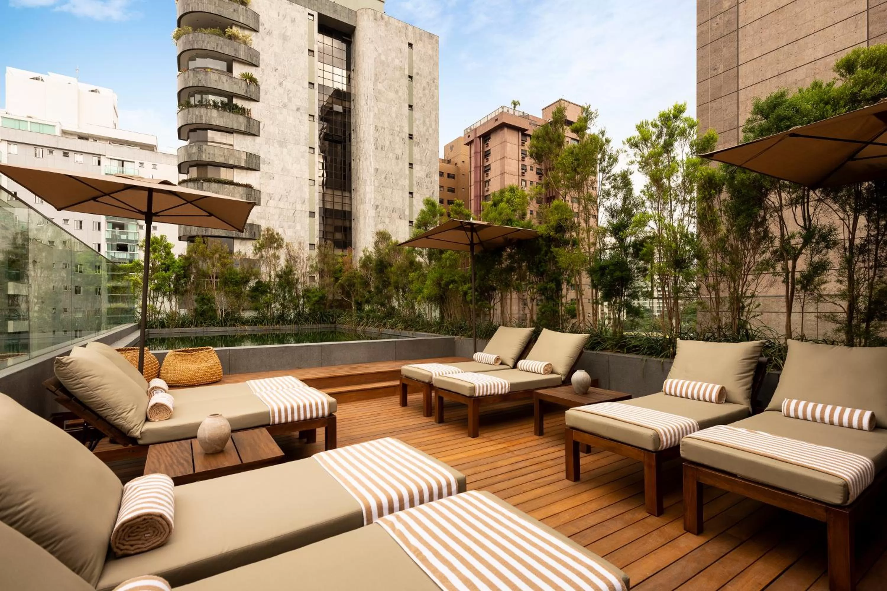 Swimming pool in Hotel Fasano Belo Horizonte