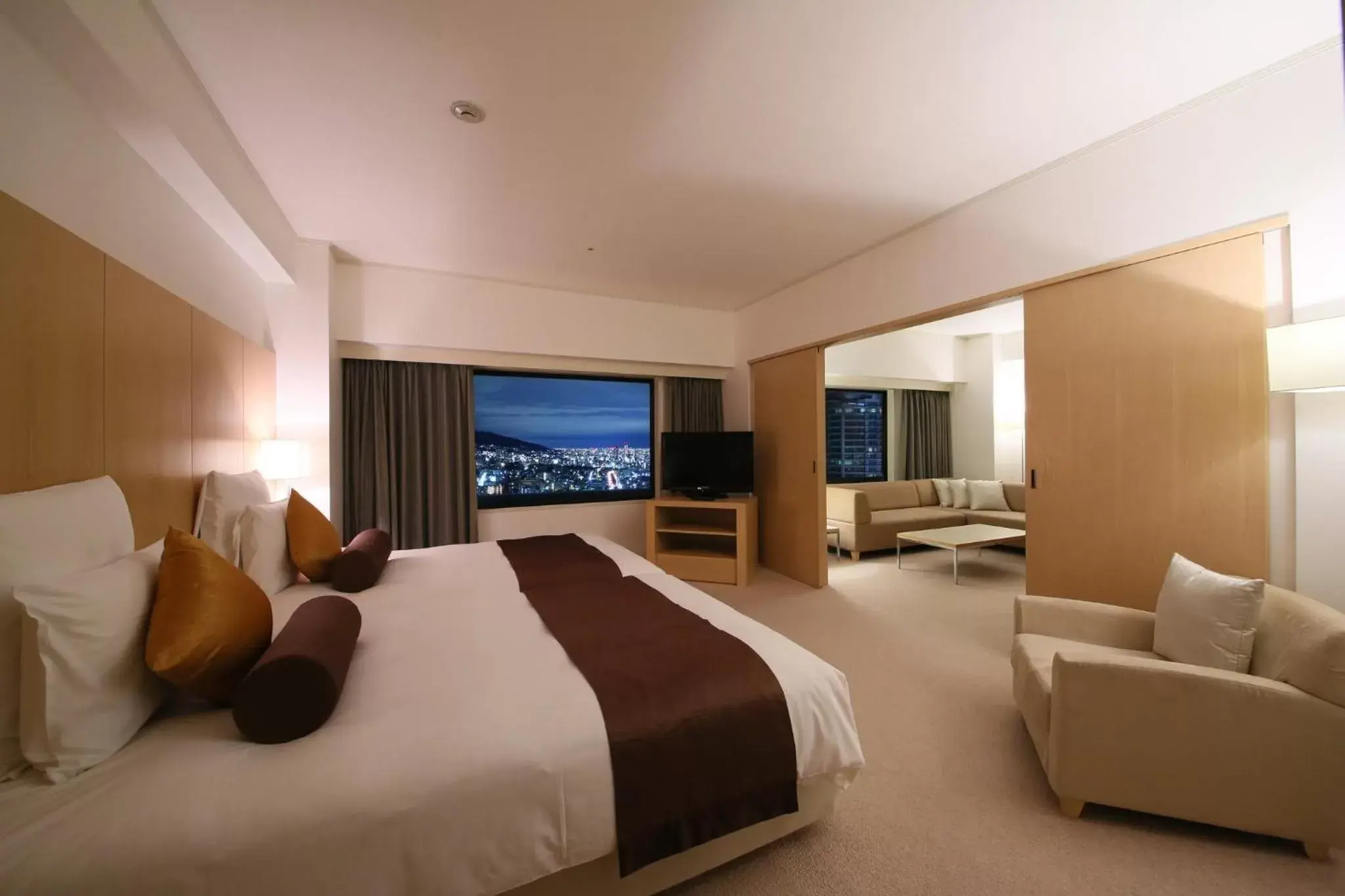 Photo of the whole room in ANA Crowne Plaza Kobe, an IHG Hotel