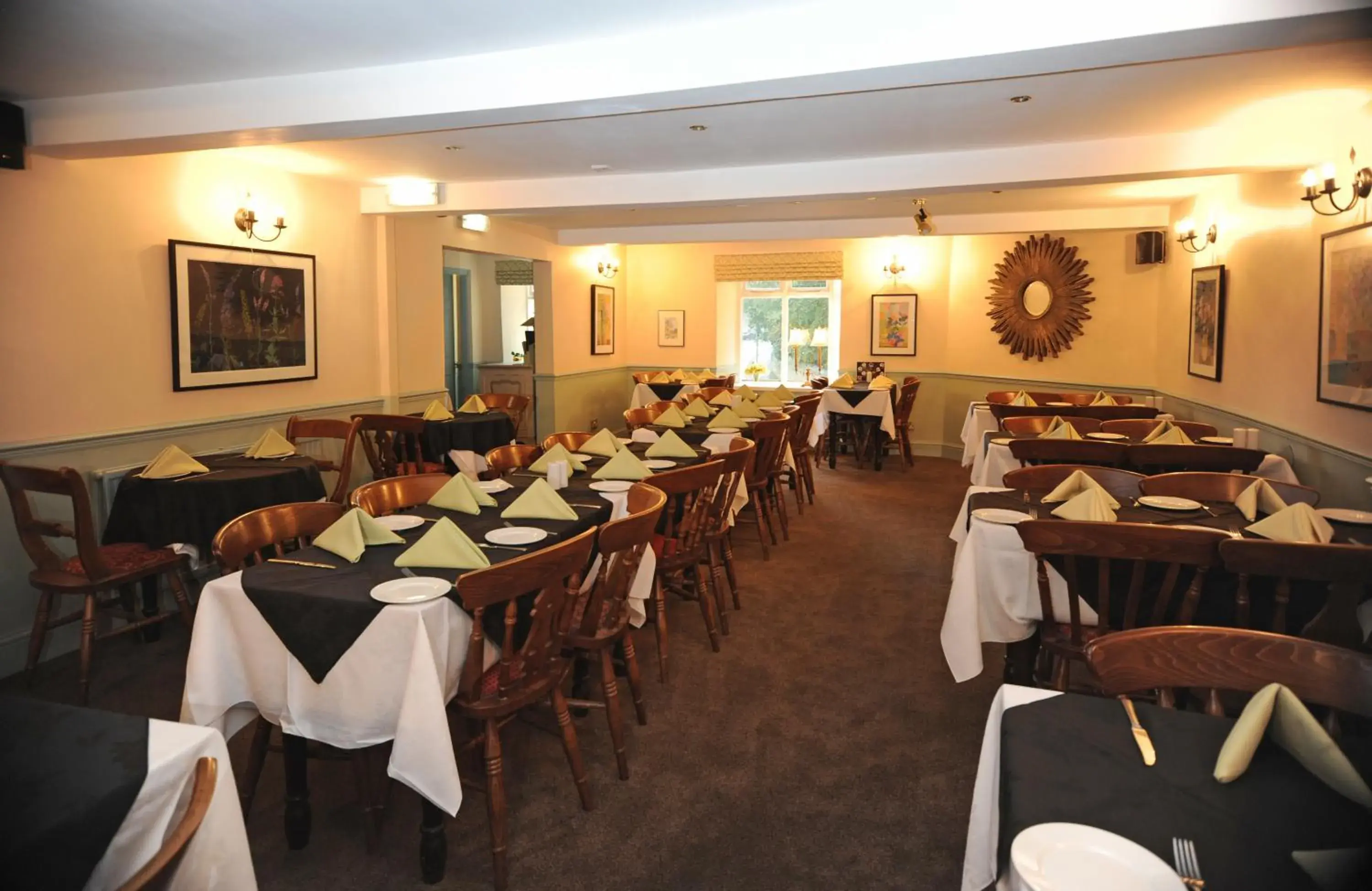Restaurant/Places to Eat in Queens arms country inn