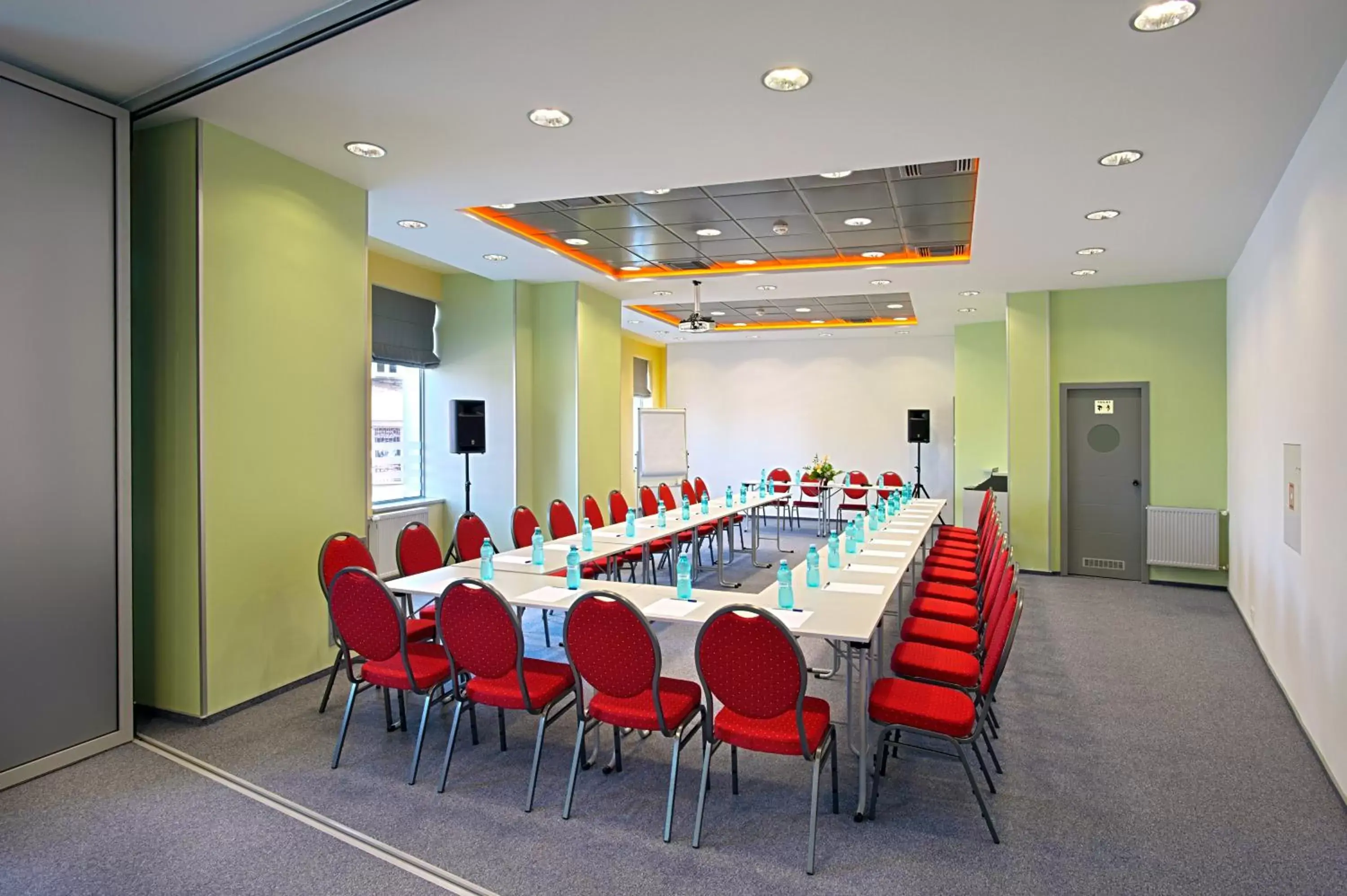 Business facilities in Hotel Ambient