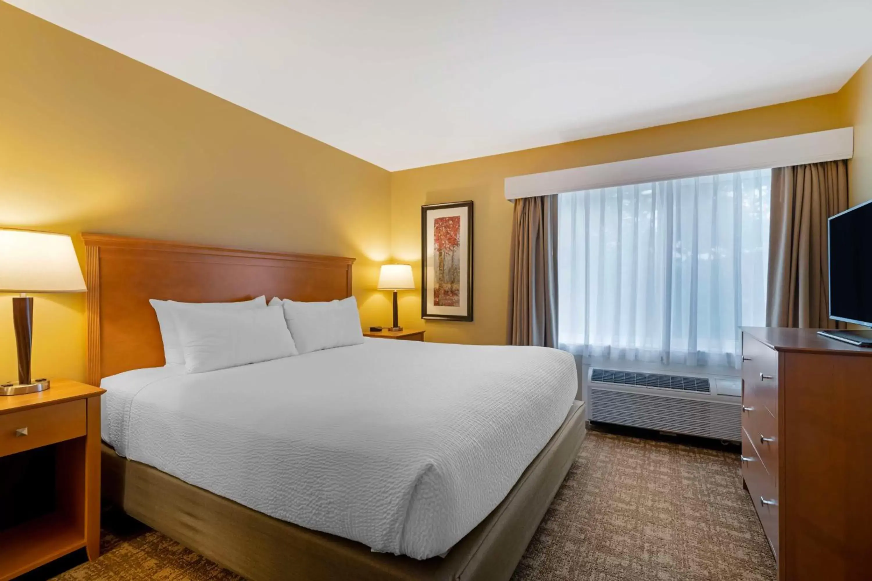 Bedroom, Bed in Best Western Plus Windjammer Inn & Conference Center