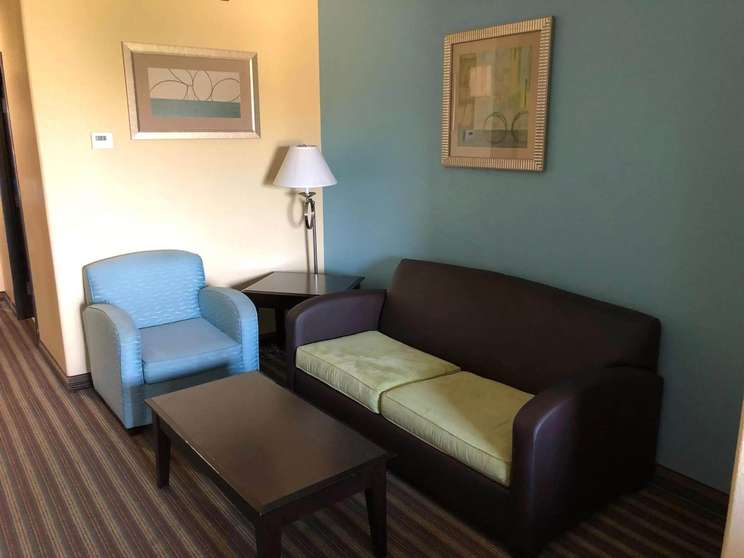 Seating Area in Best Western Plus Goodman Inn & Suites