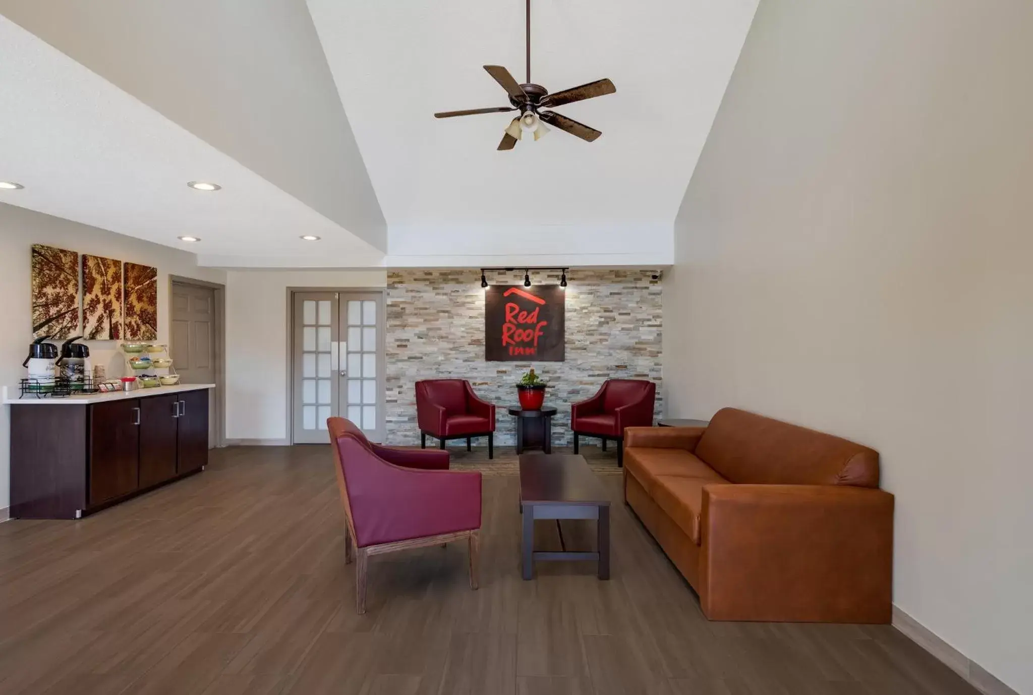 Lobby or reception, Seating Area in Red Roof Inn Jasper