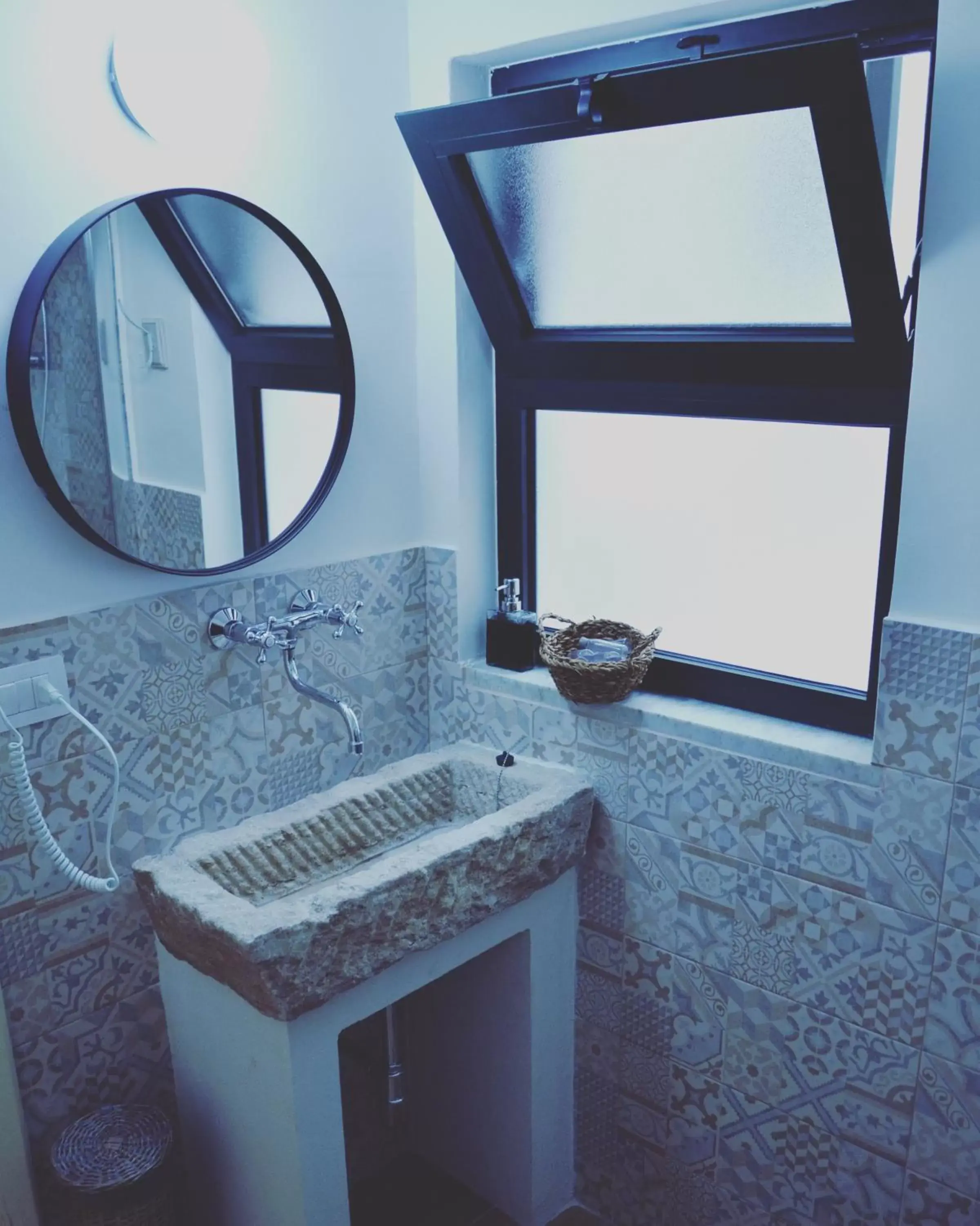 Shower, Bathroom in Il Salernitano Bed and Breakfast