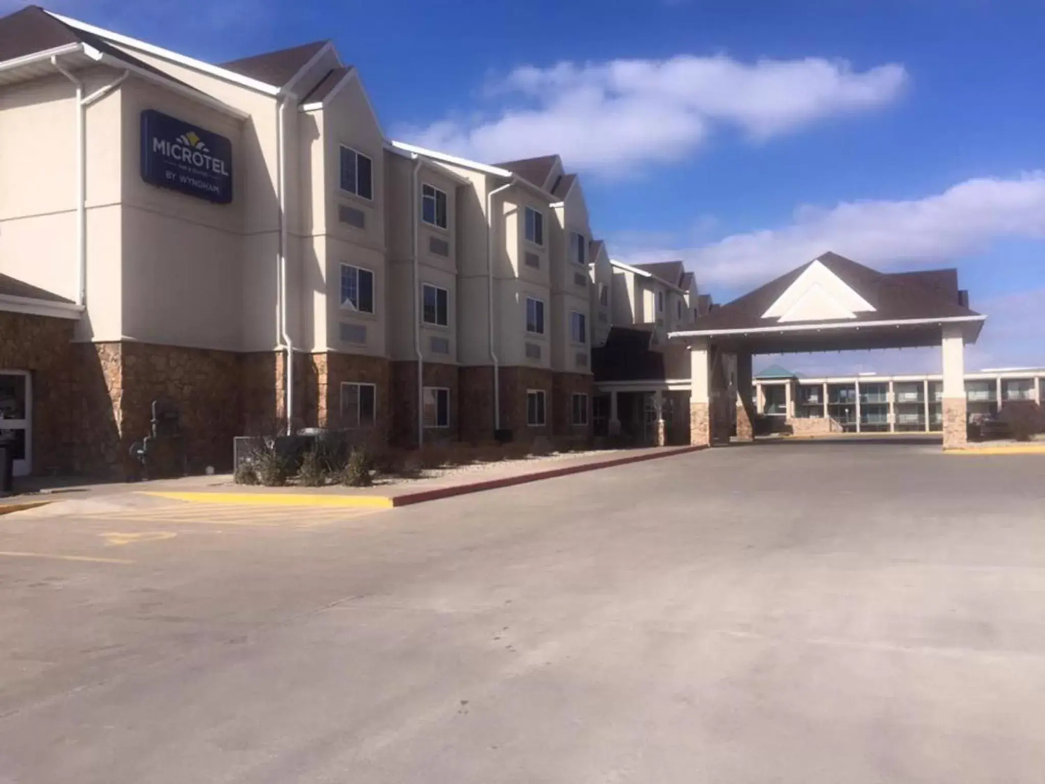 Facade/entrance, Property Building in Microtel Inn & Suites Quincy by Wyndham