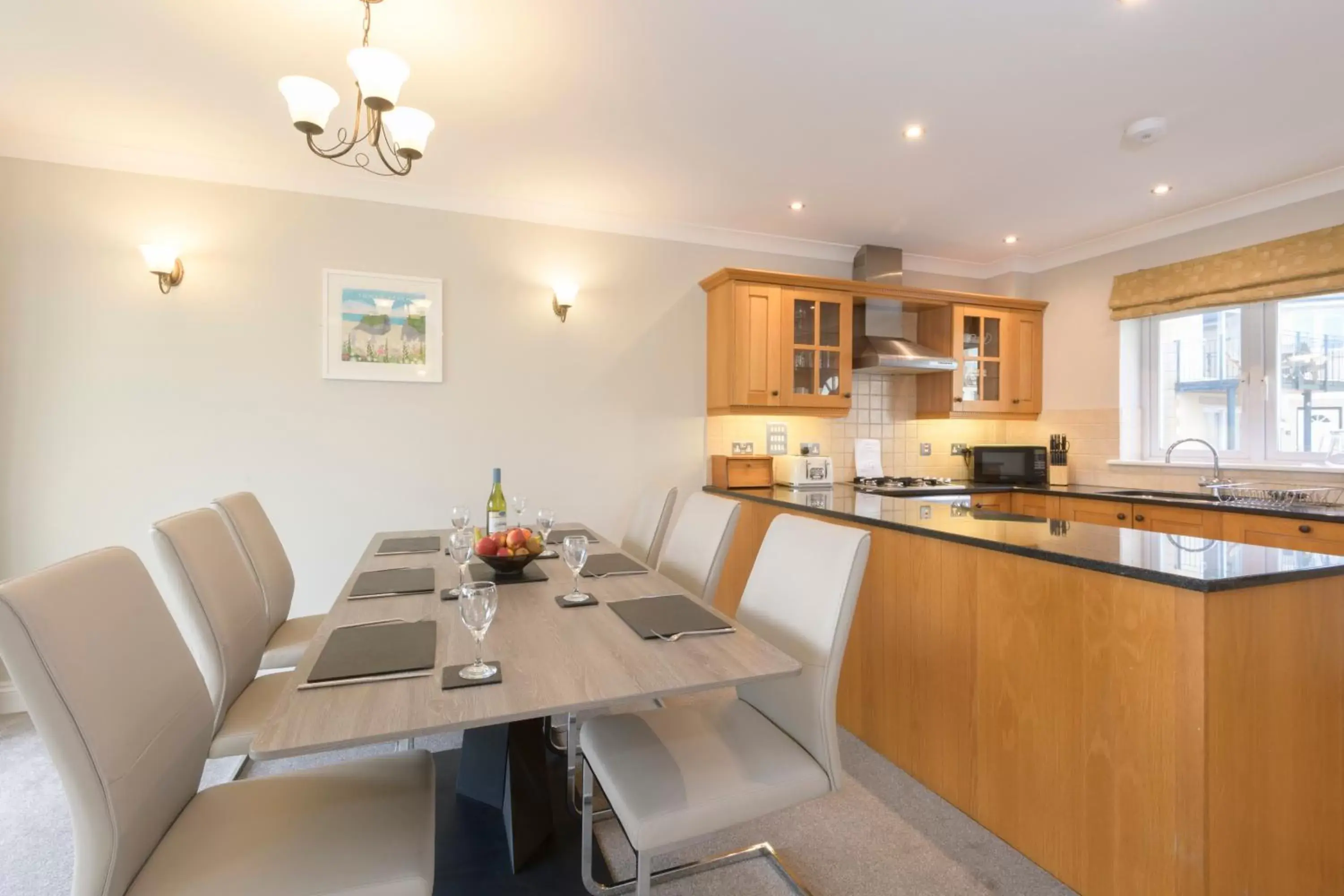 Dining area, Kitchen/Kitchenette in Porth Veor Manor Villas & Apartments