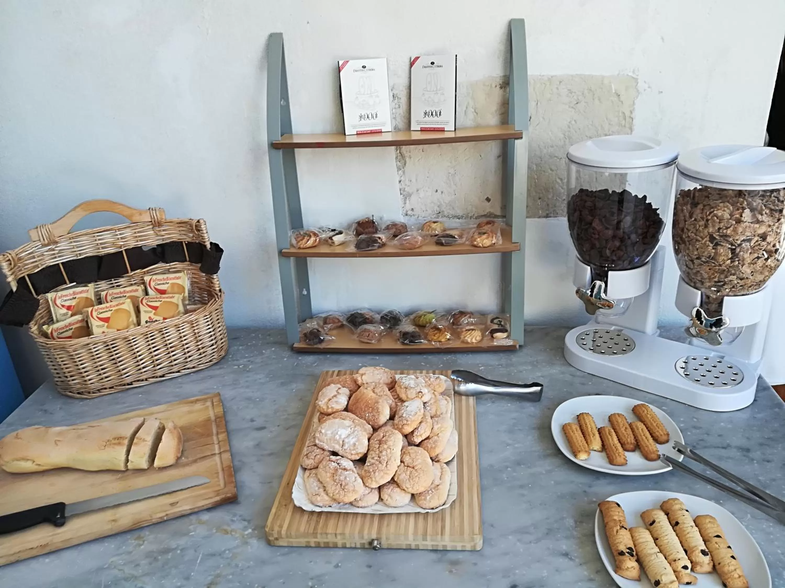 Food and drinks in Residenza Donnafugata B&B