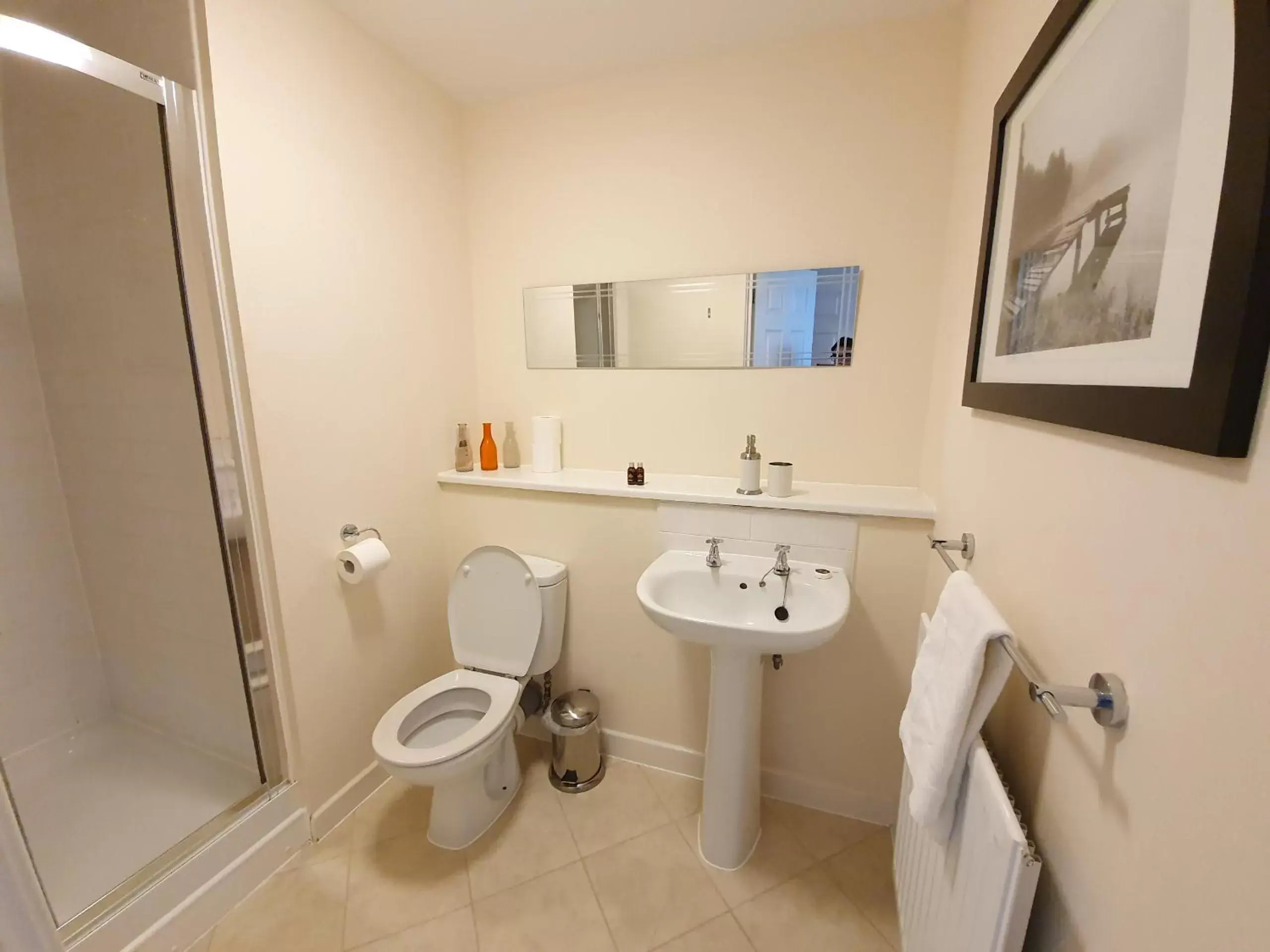 Bathroom in Dazzon Apartments - HUB - Central MK