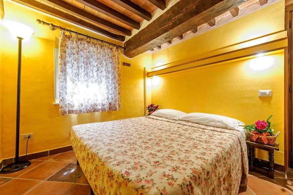 Standard King Room in Meublè Evoè