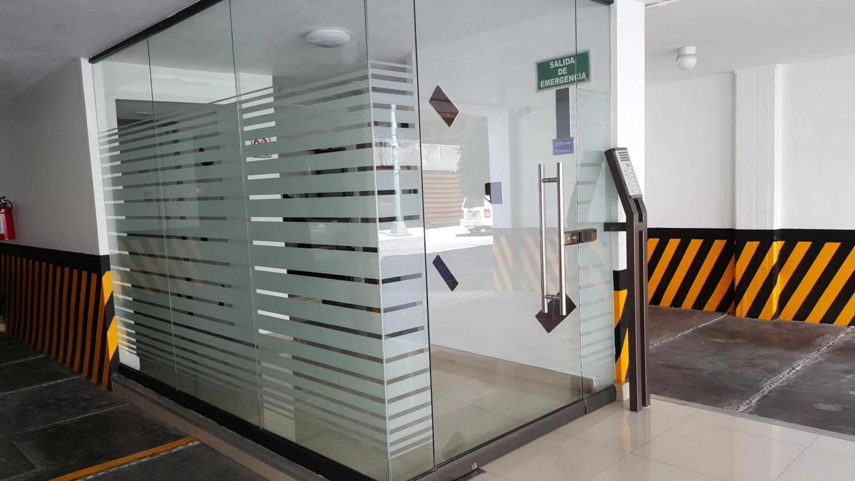 Facade/entrance in Grupo Kings Suites -Platon 436