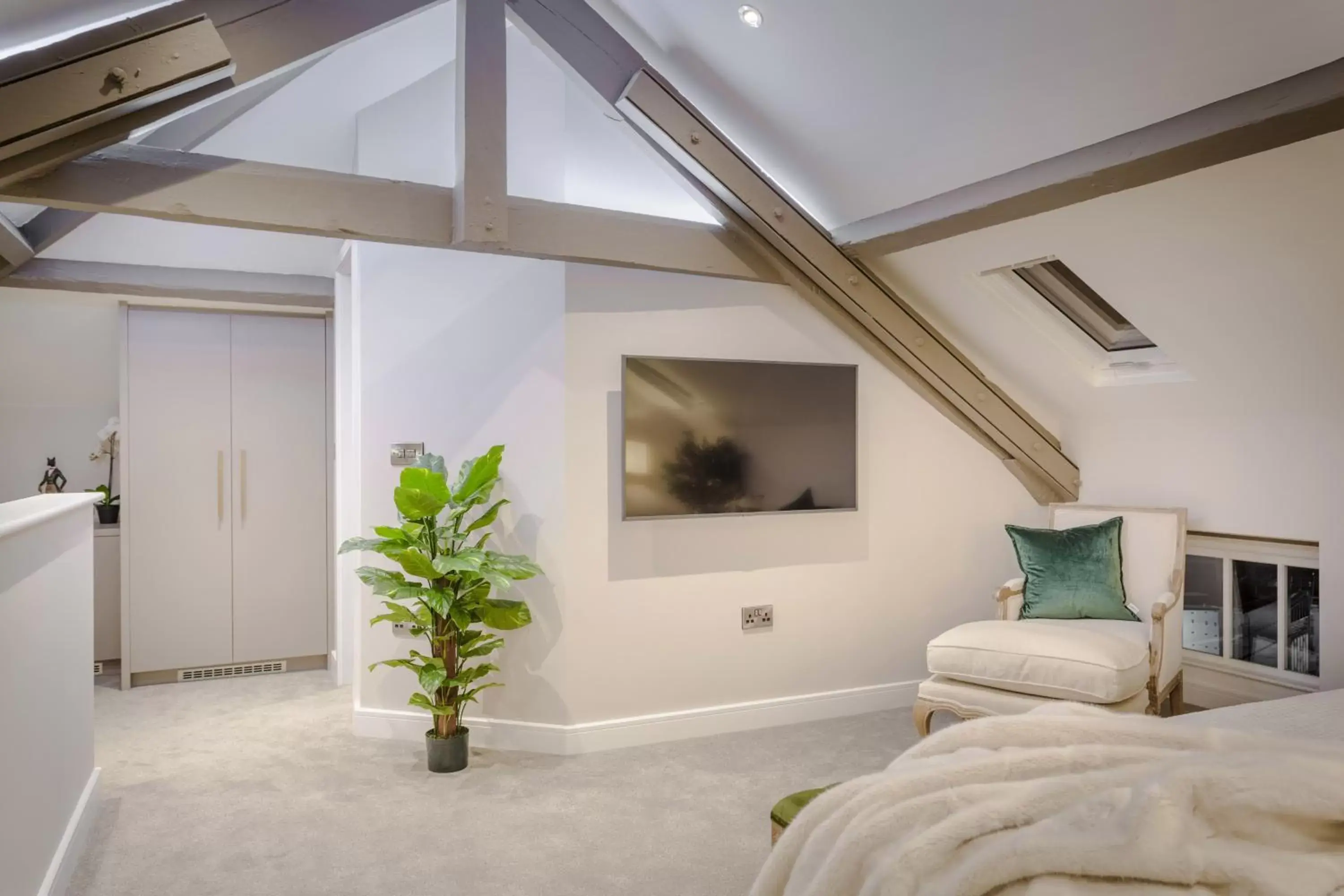 TV and multimedia, TV/Entertainment Center in Heritage Mews Nottingham