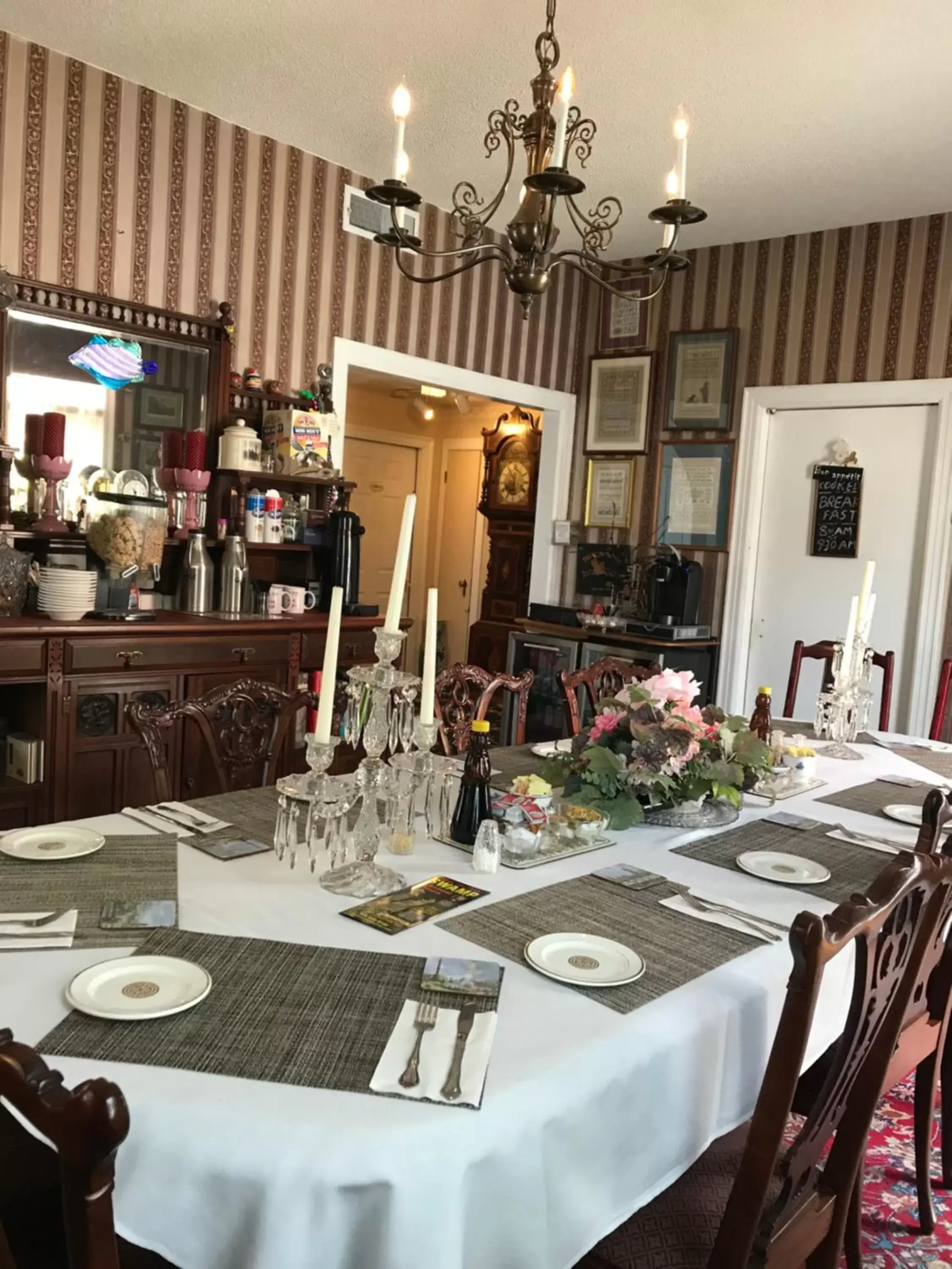 Continental breakfast, Restaurant/Places to Eat in Rose Manor Bed & Breakfast