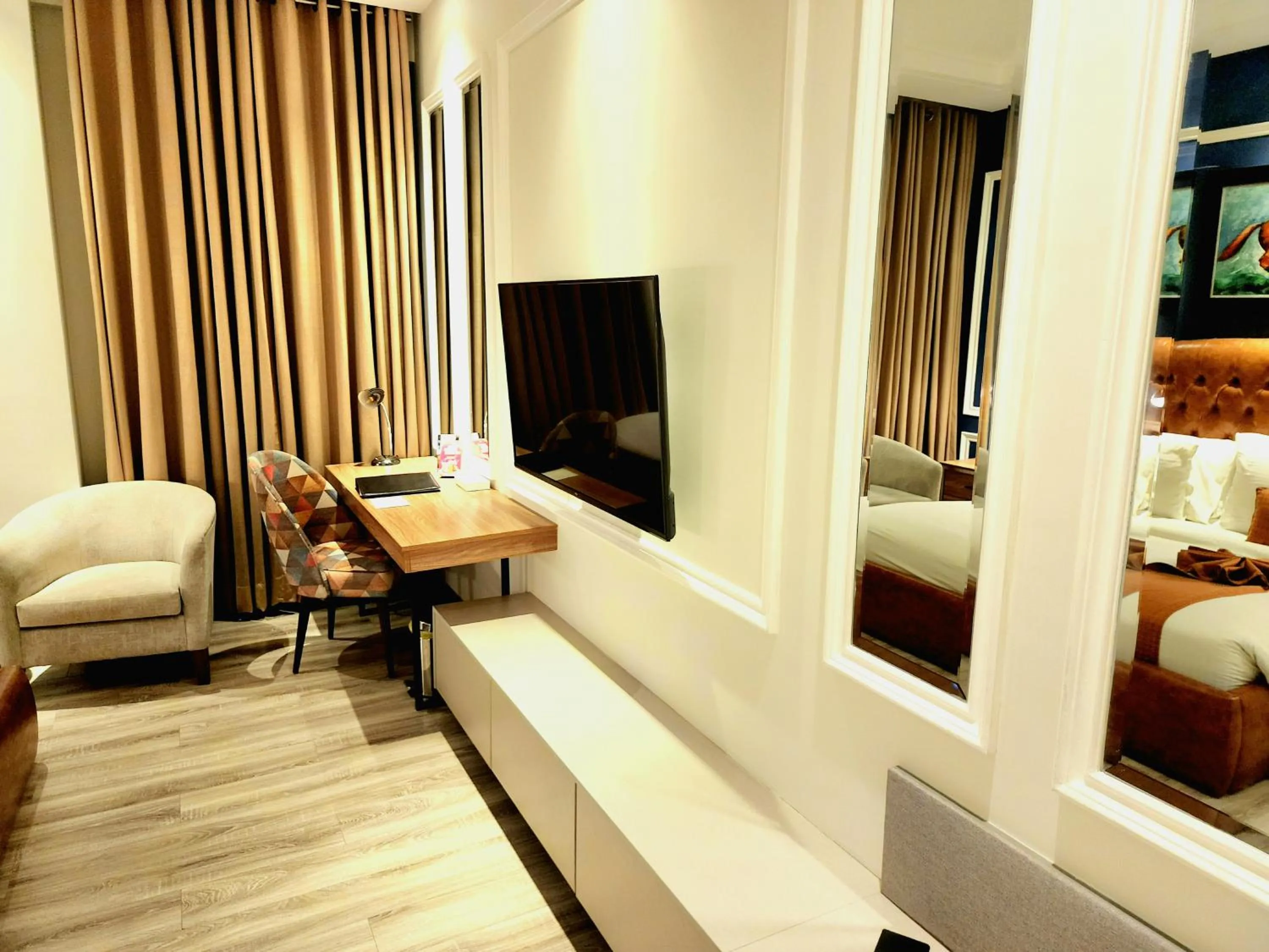 Bed in Best Western Premier Hotel Gulberg Lahore