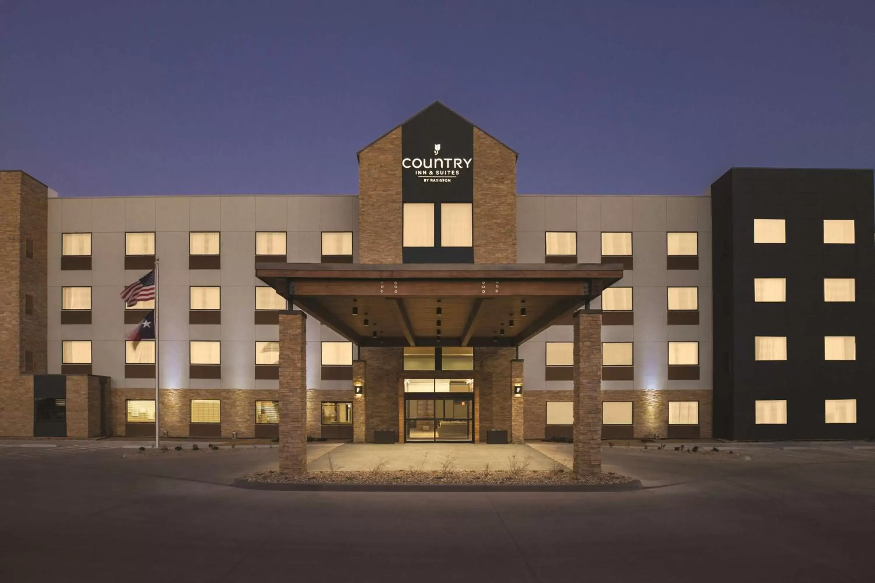 Property Building in Country Inn & Suites by Radisson, Lubbock Southwest, TX