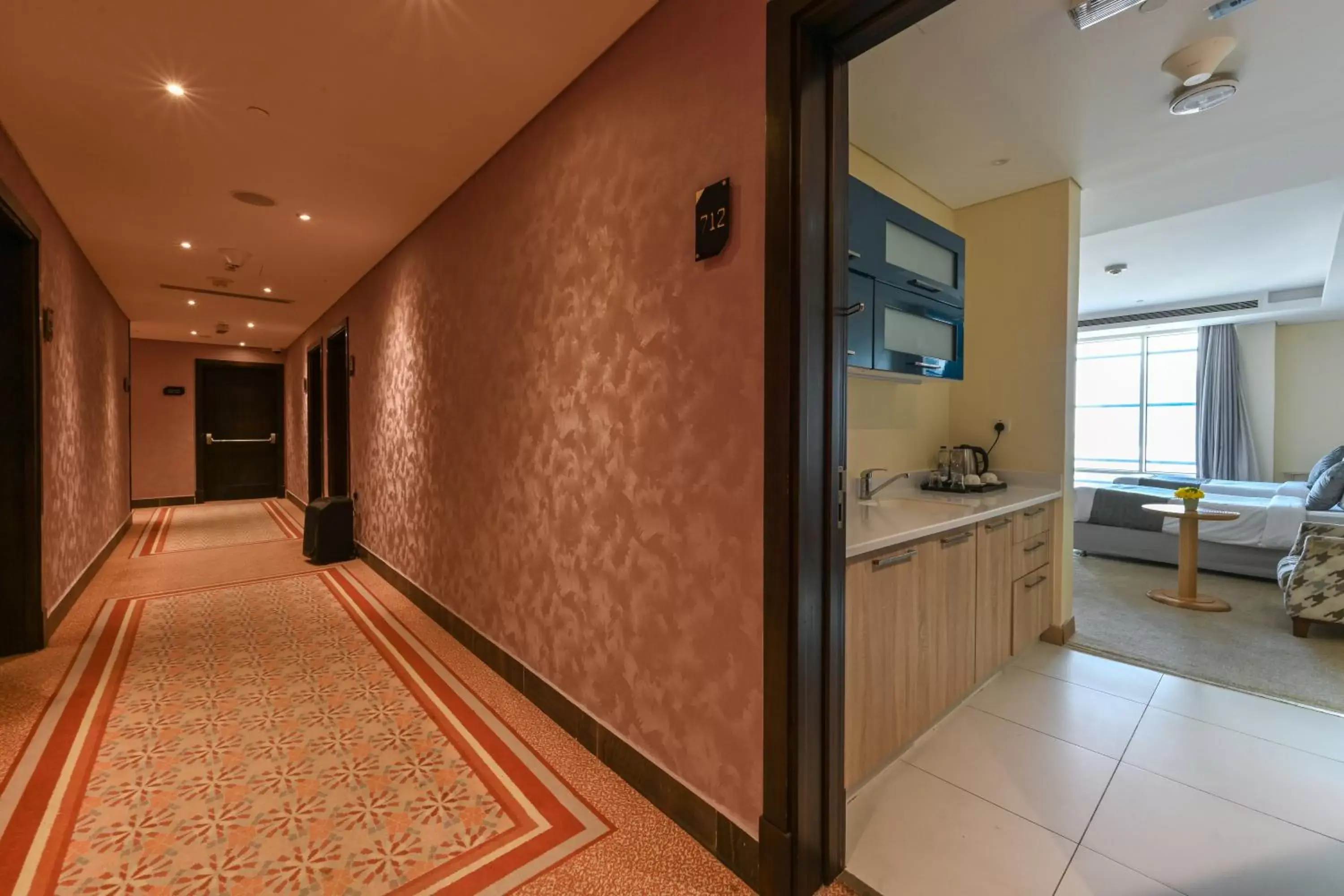 Bedroom in Al Mansour Suites Hotel