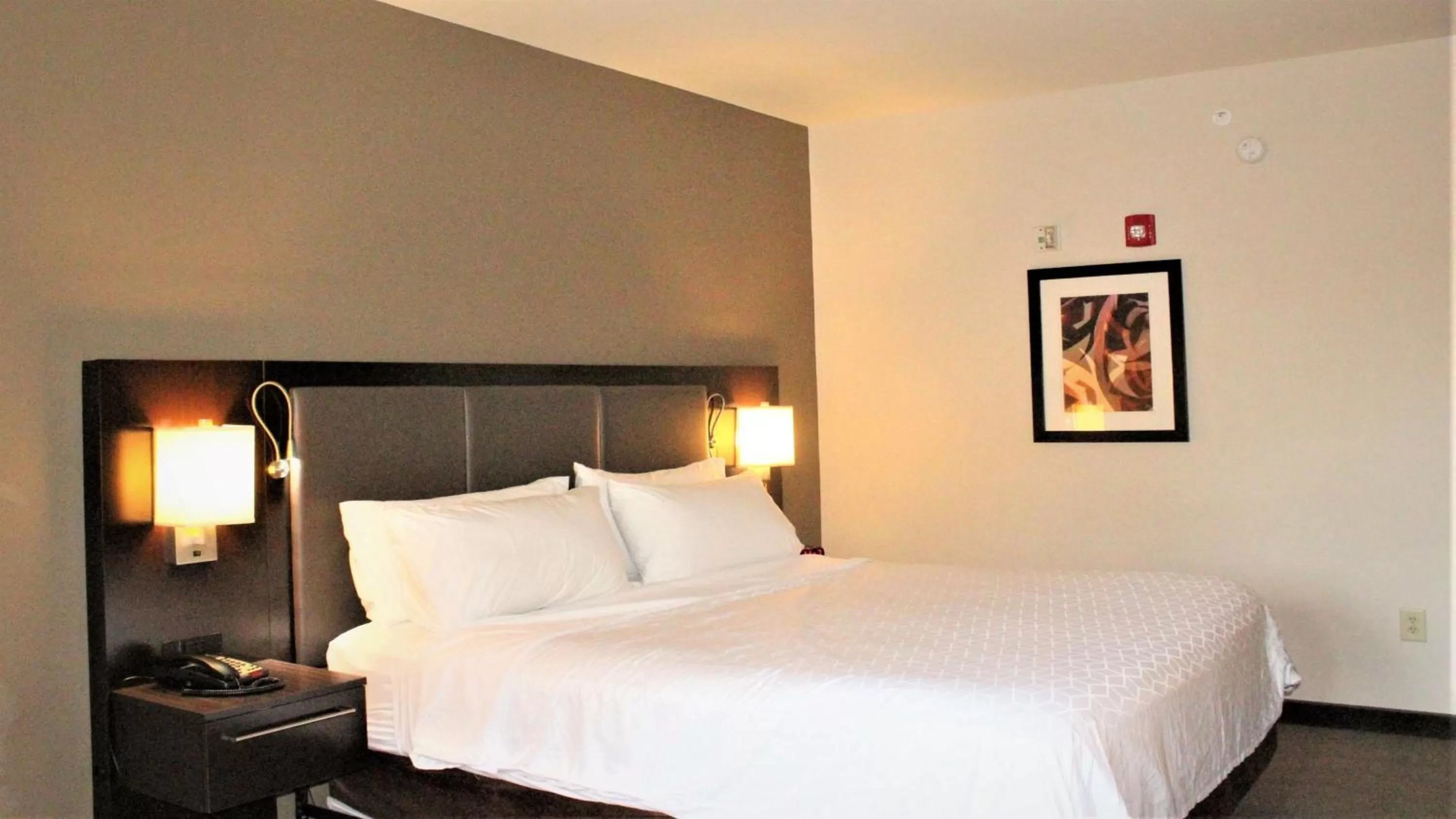 Photo of the whole room, Bed in Holiday Inn Express Hotels & Suites Rockingham West by IHG