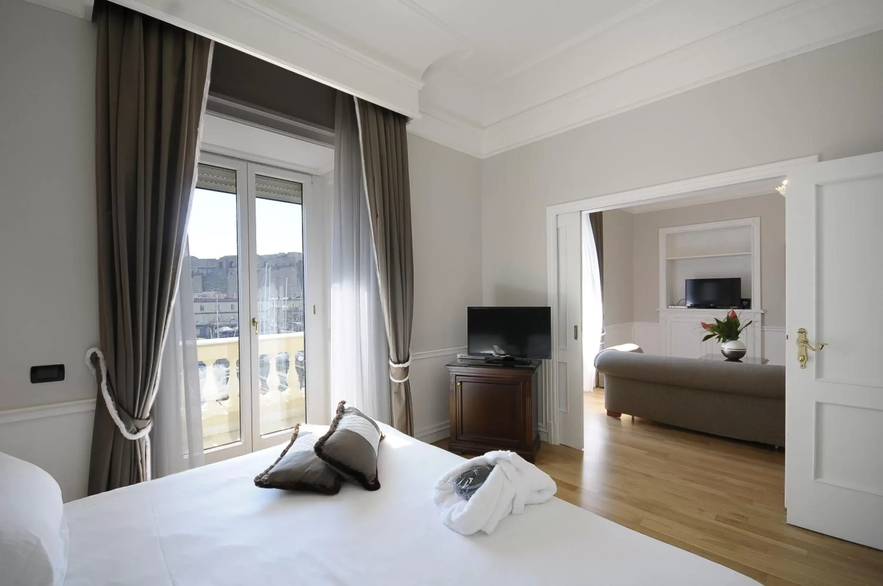Suite with Sea View in Grand Hotel Santa Lucia