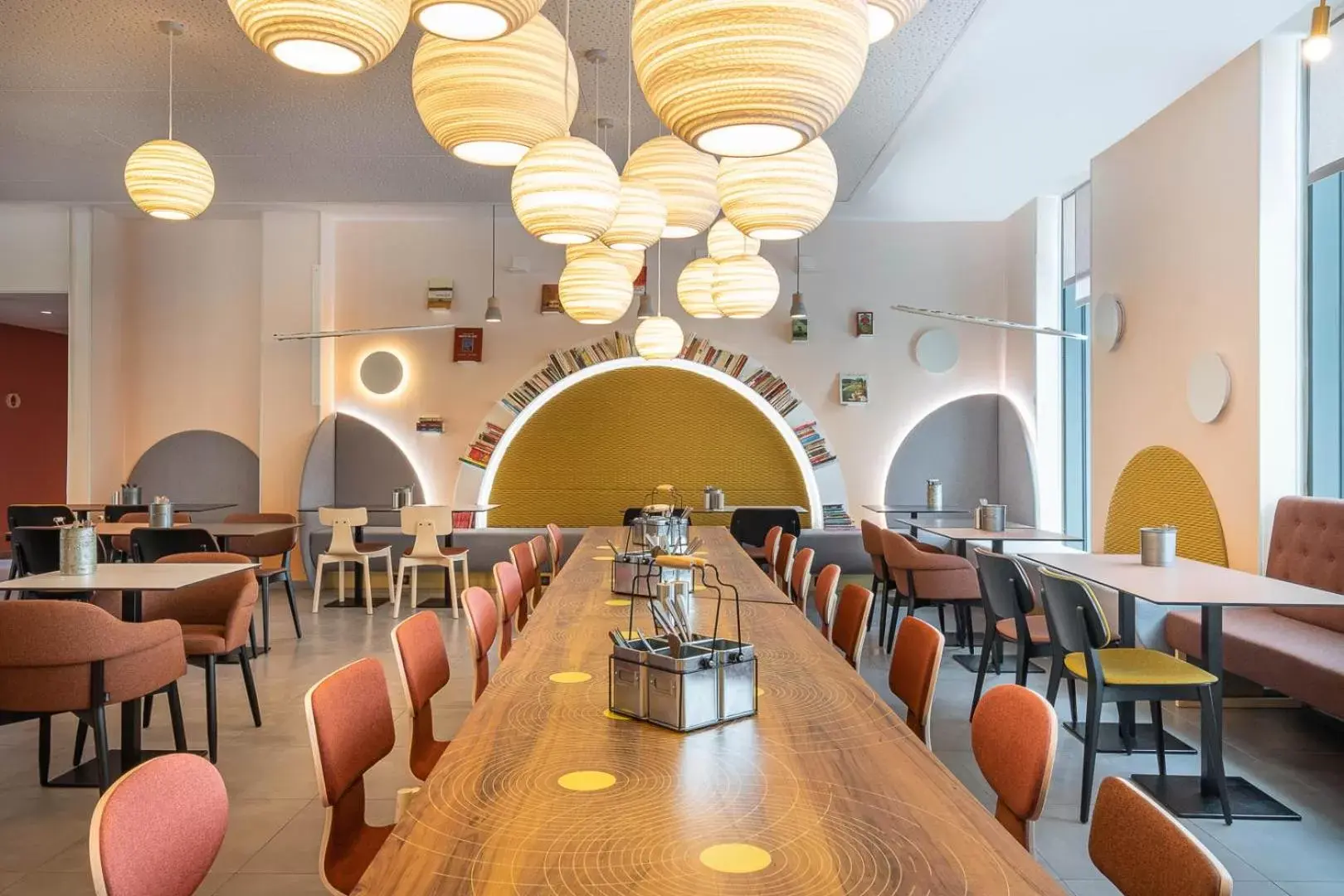 Restaurant/places to eat in ibis Styles Paris Meteor Avenue d'Italie