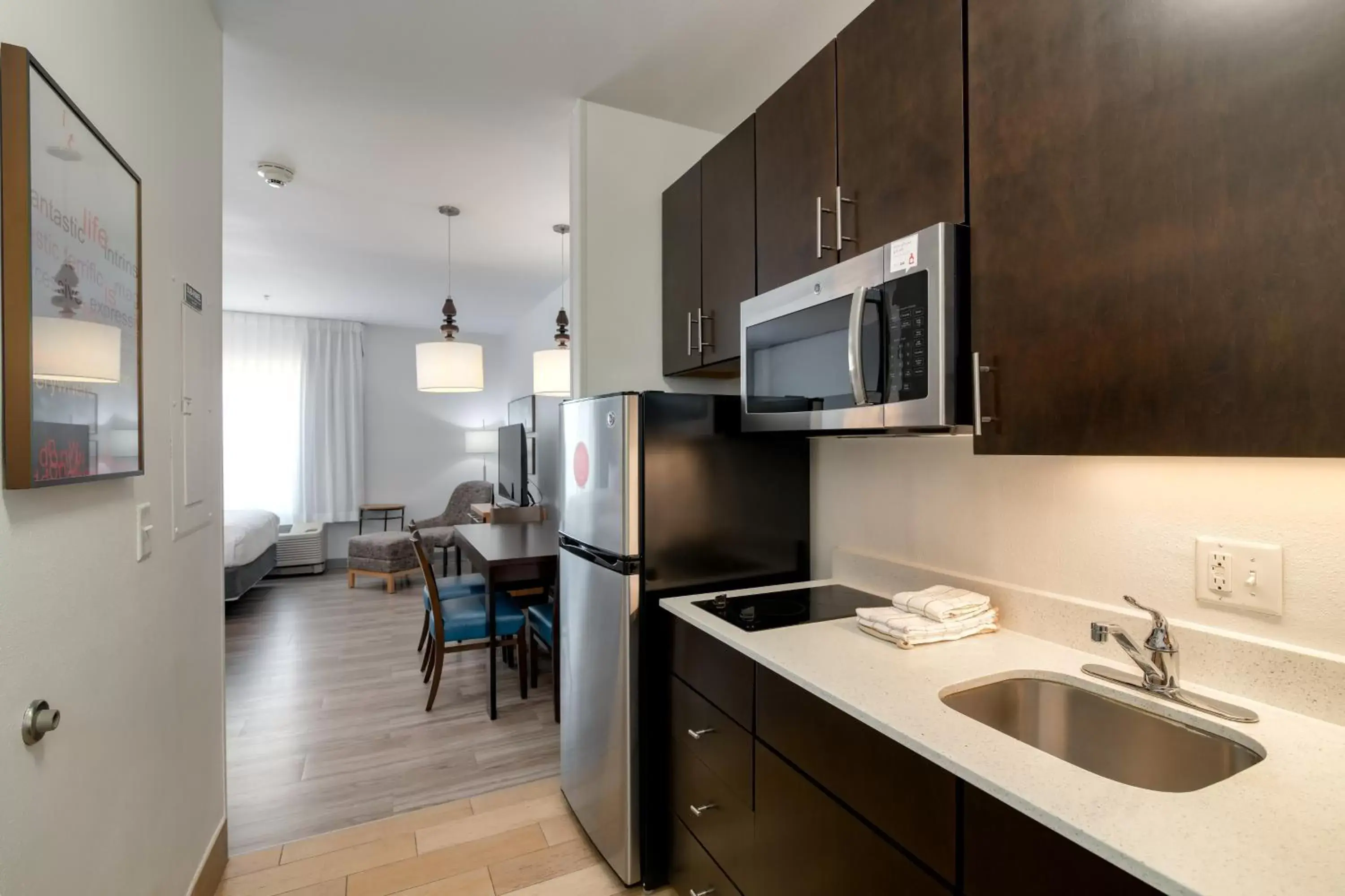 Coffee/tea facilities, Kitchen/Kitchenette in TownePlace Suites by Marriott Dallas McKinney
