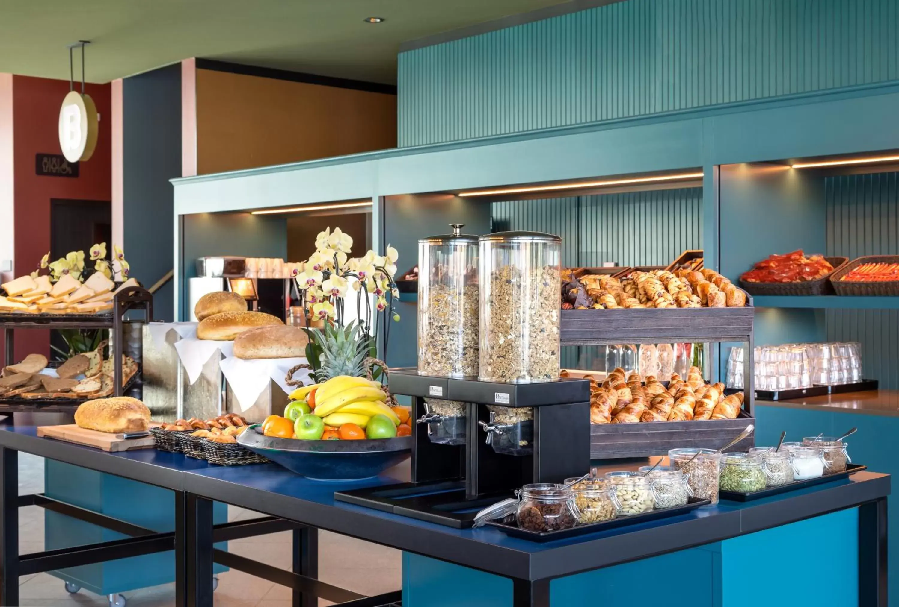 Breakfast, Food in Olympic Hotel