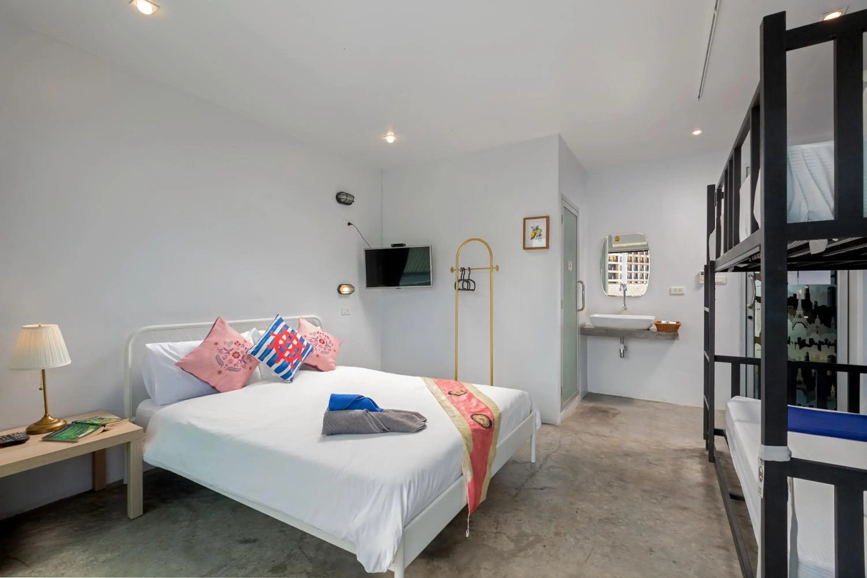 TV and multimedia, Bed in Hip Hostel - SHA Plus TV and multimedia, Bed in Hip Hostel - SHA Plus