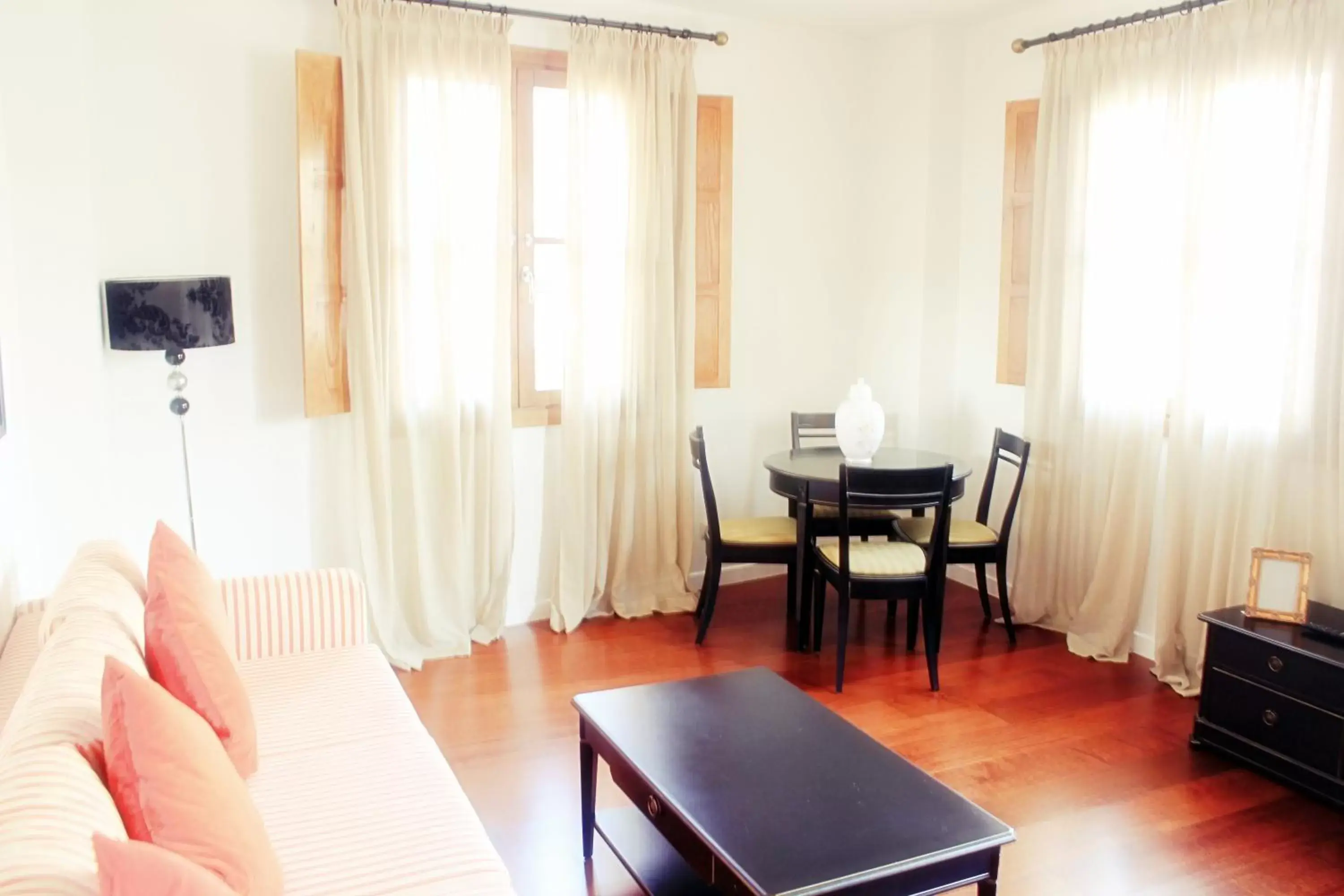 Living room, Seating Area in Casa Urbana Adolfo