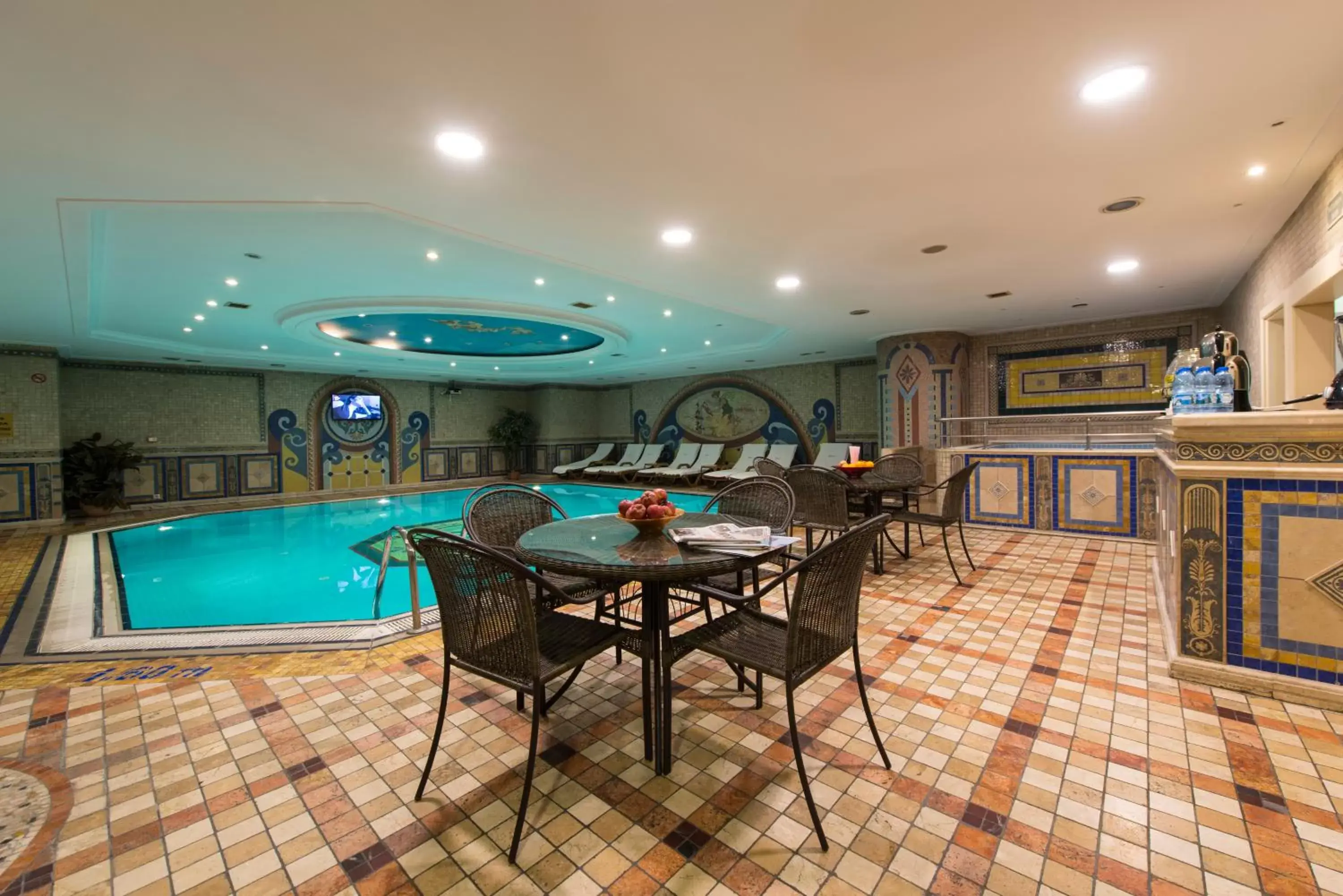 Swimming pool in Akar International Hotel
