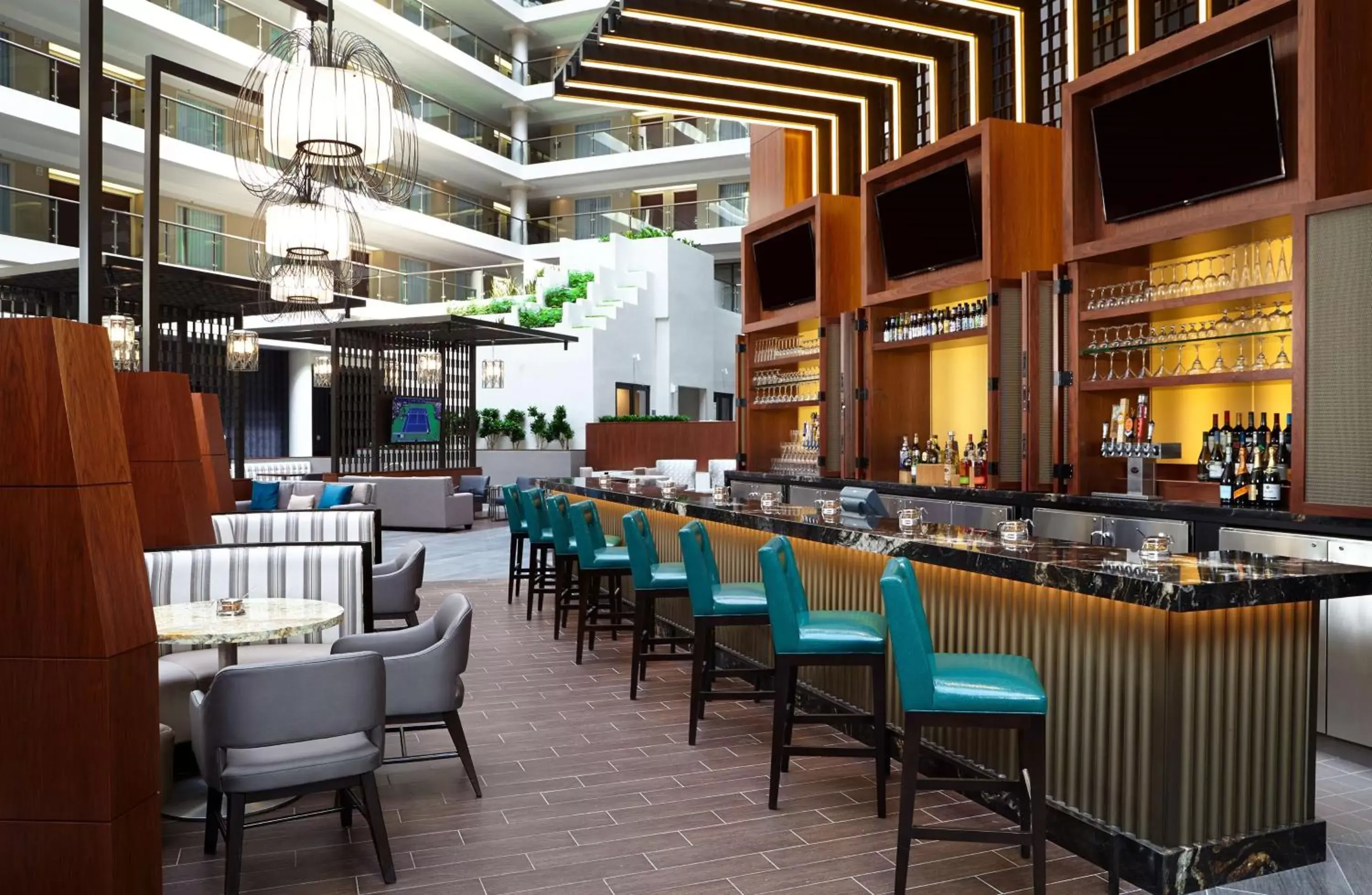 Lounge or bar, Restaurant/Places to Eat in Hilton Club The District Washington DC