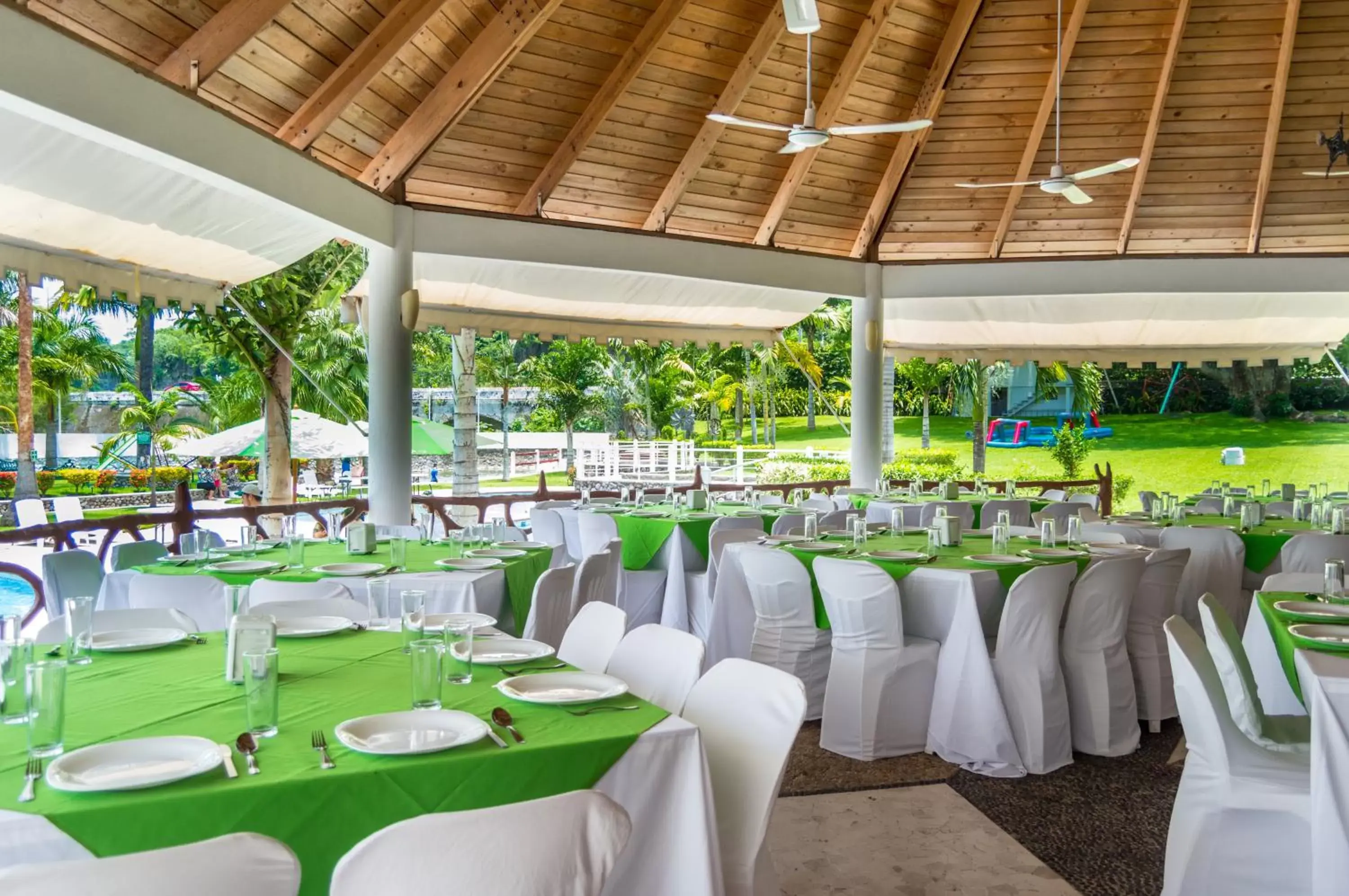Banquet/Function facilities, Restaurant/Places to Eat in Hotel Puente Nacional & Spa