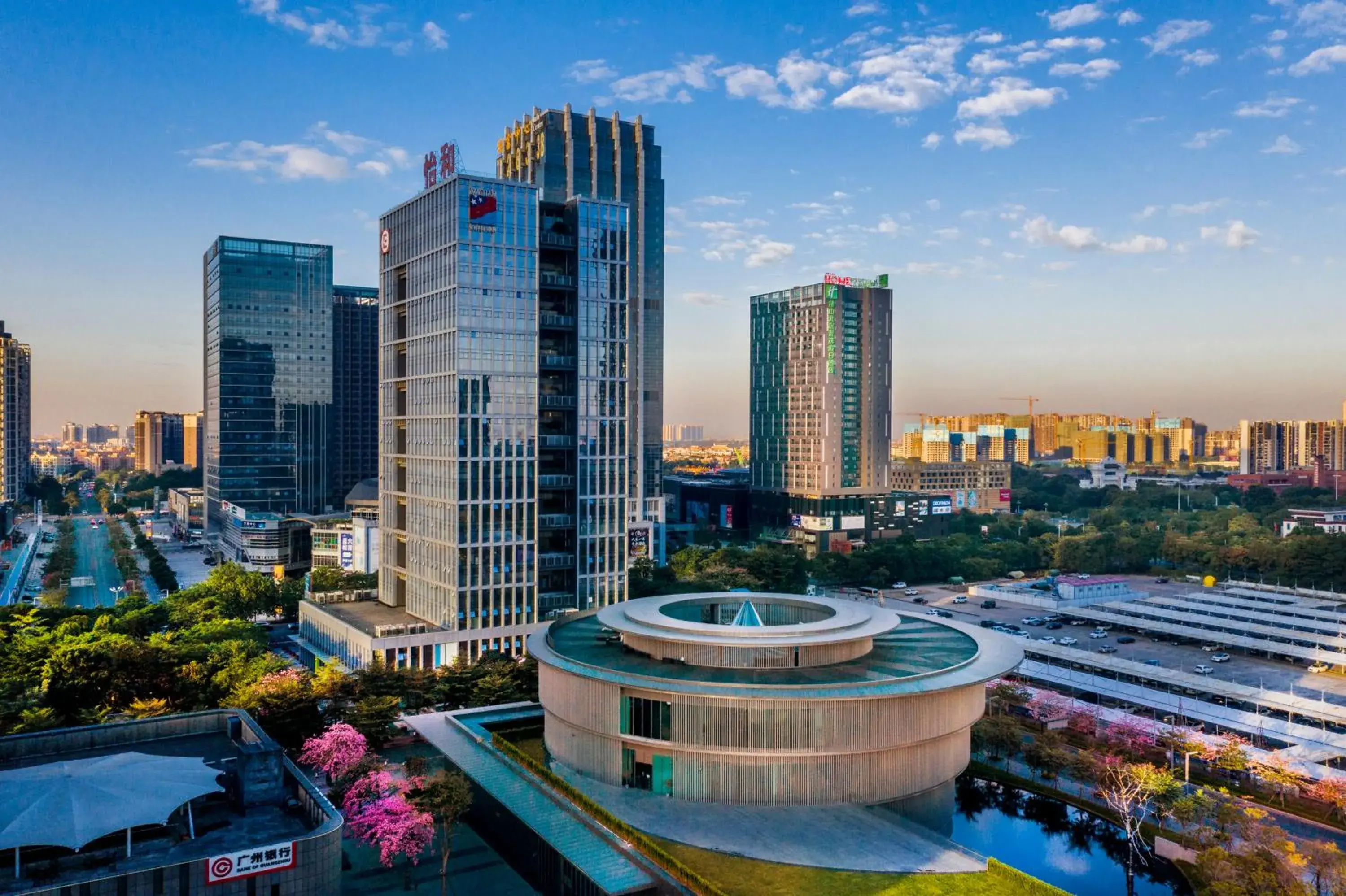 Property building in Holiday Inn Express Foshan Beijiao, an IHG Hotel