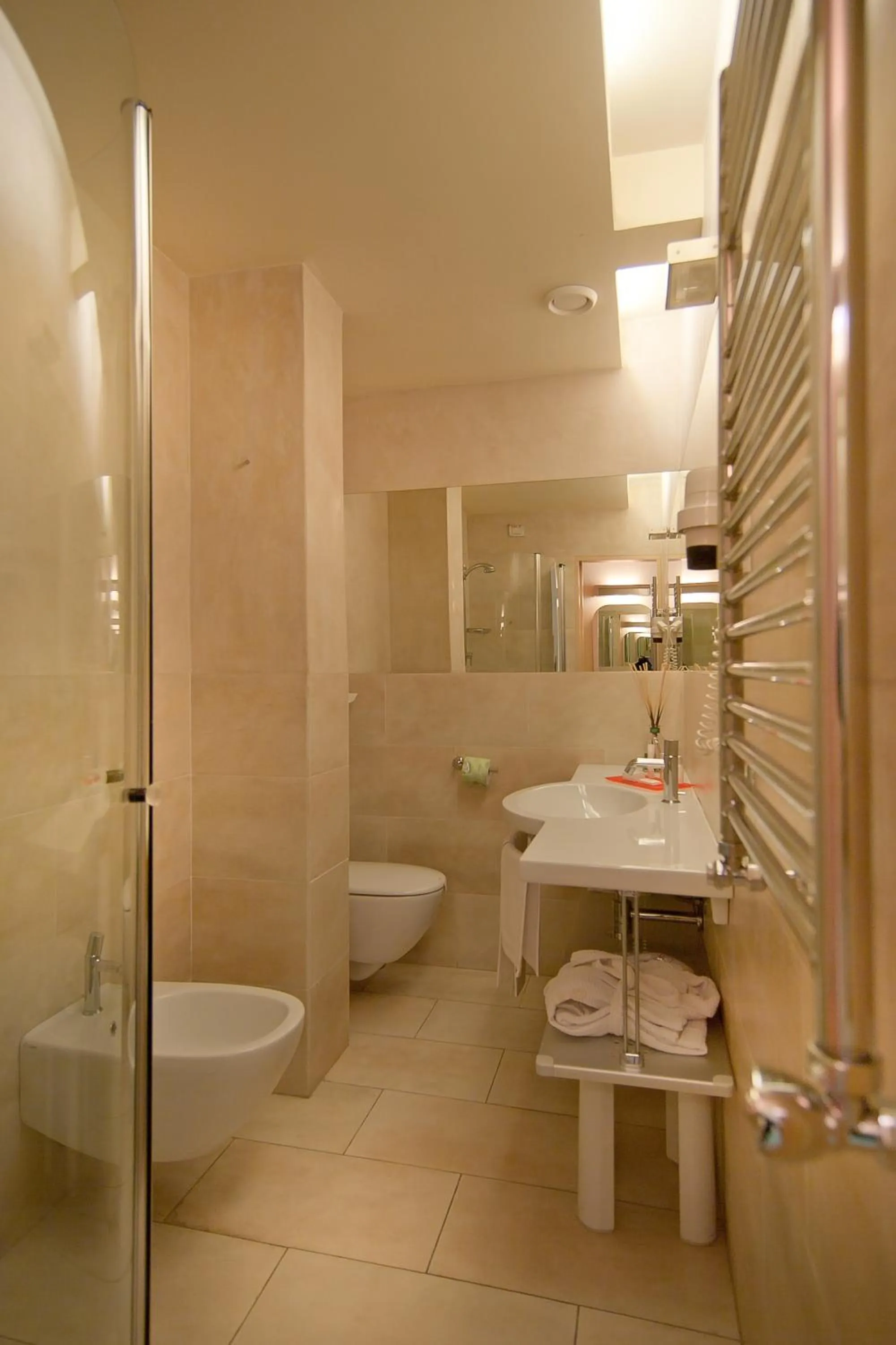 Shower in Albergo Celide