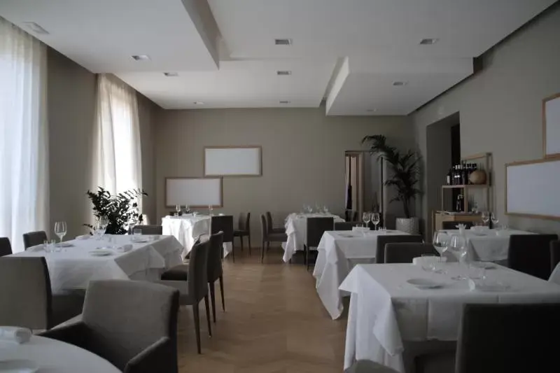 Restaurant/Places to Eat in Albergo Nicolin