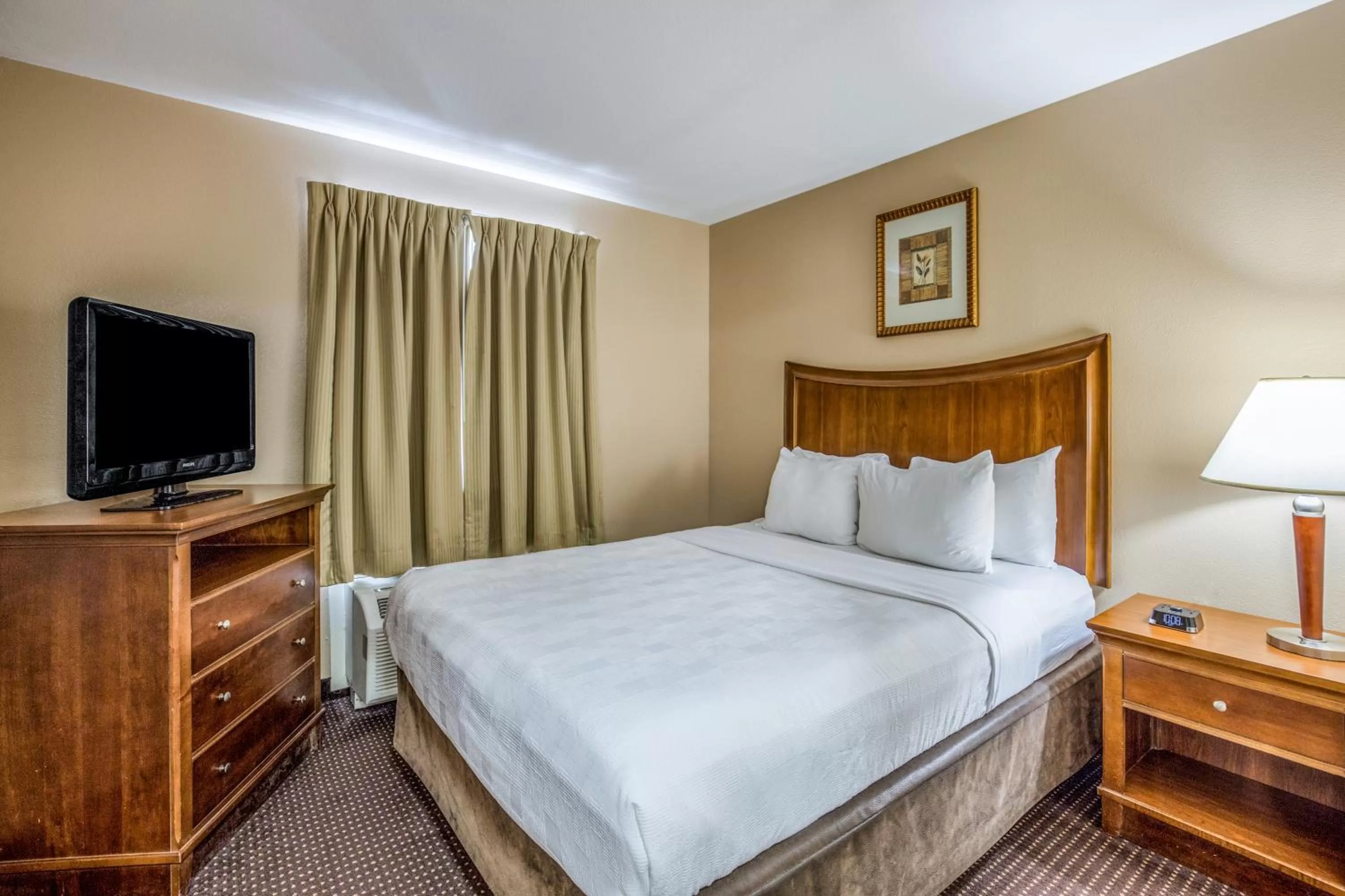 Bed in MainStay Suites Port Saint Joe South