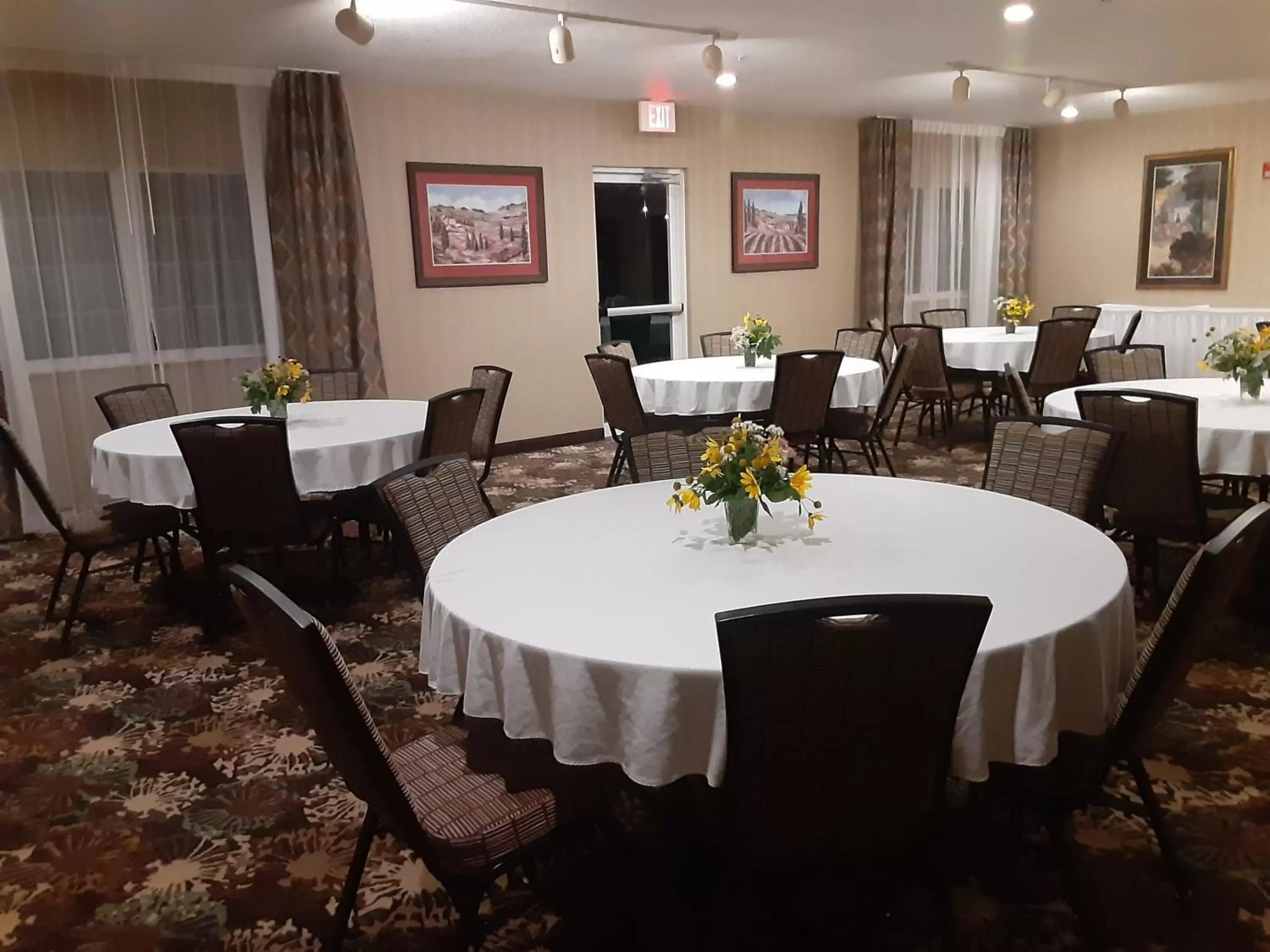 Meeting/conference room, Restaurant/Places to Eat in Comfort Inn Story City