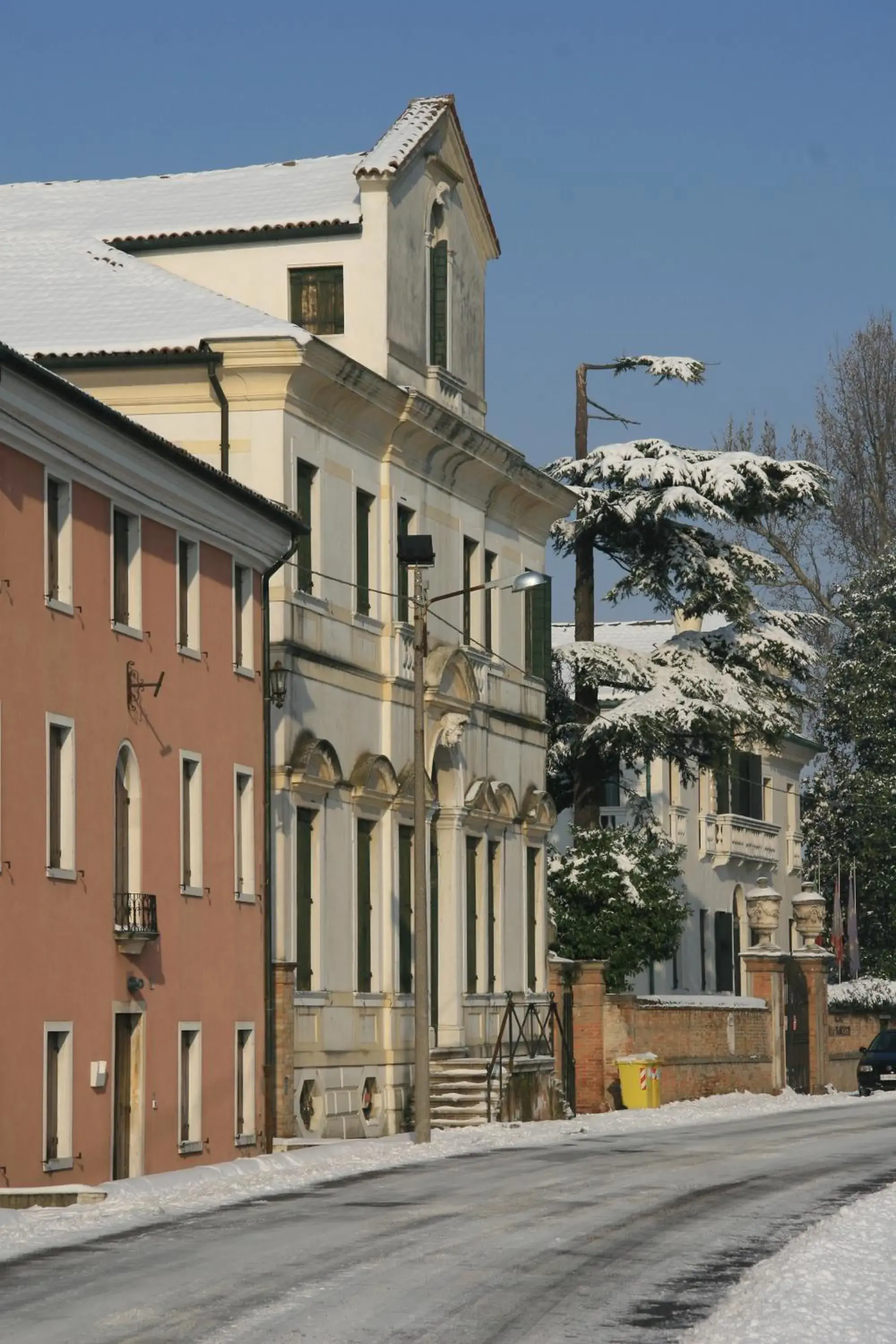 Property Building in Hotel La Rescossa