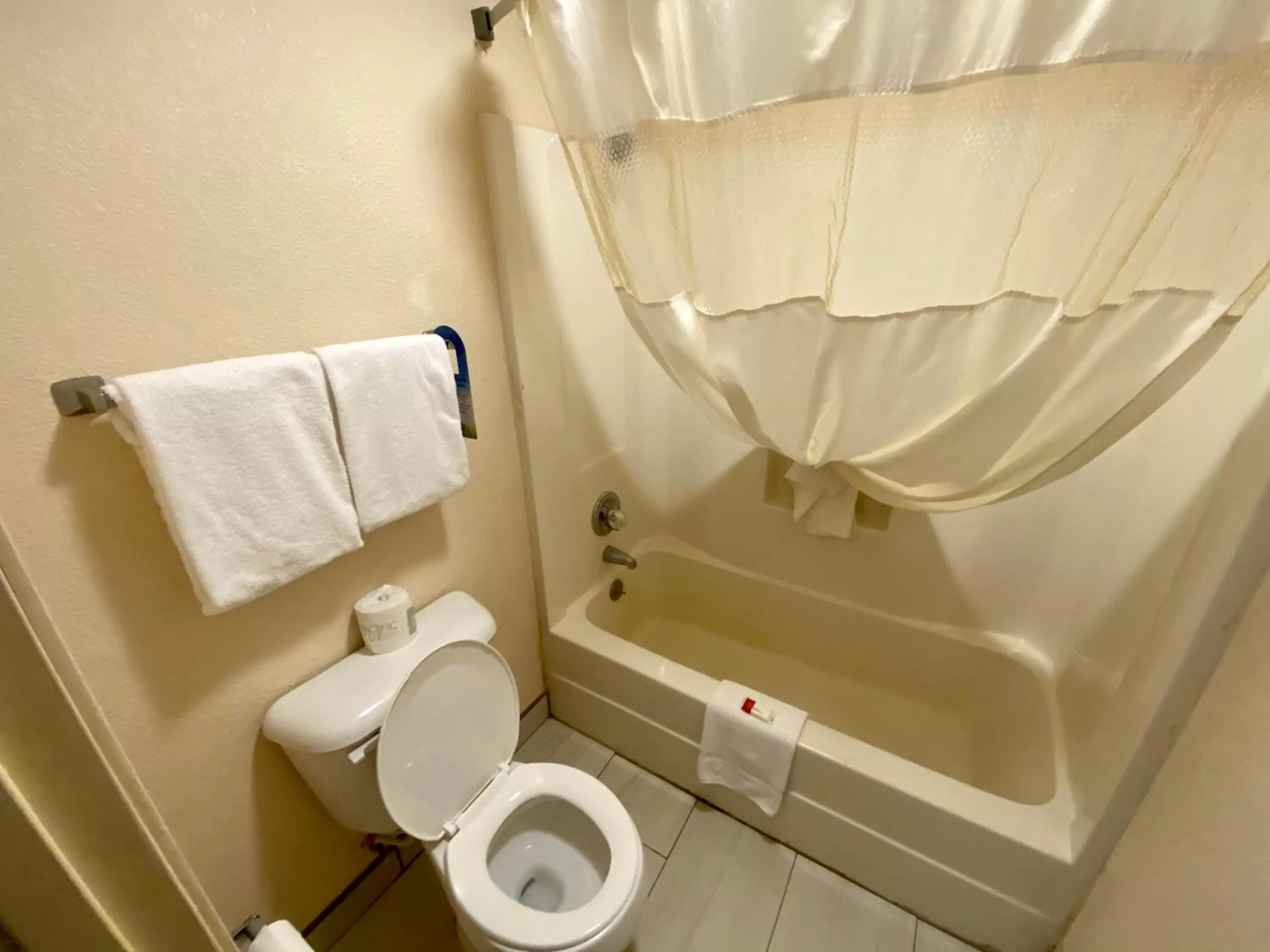 Bathroom in Days Inn by Wyndham Morehead