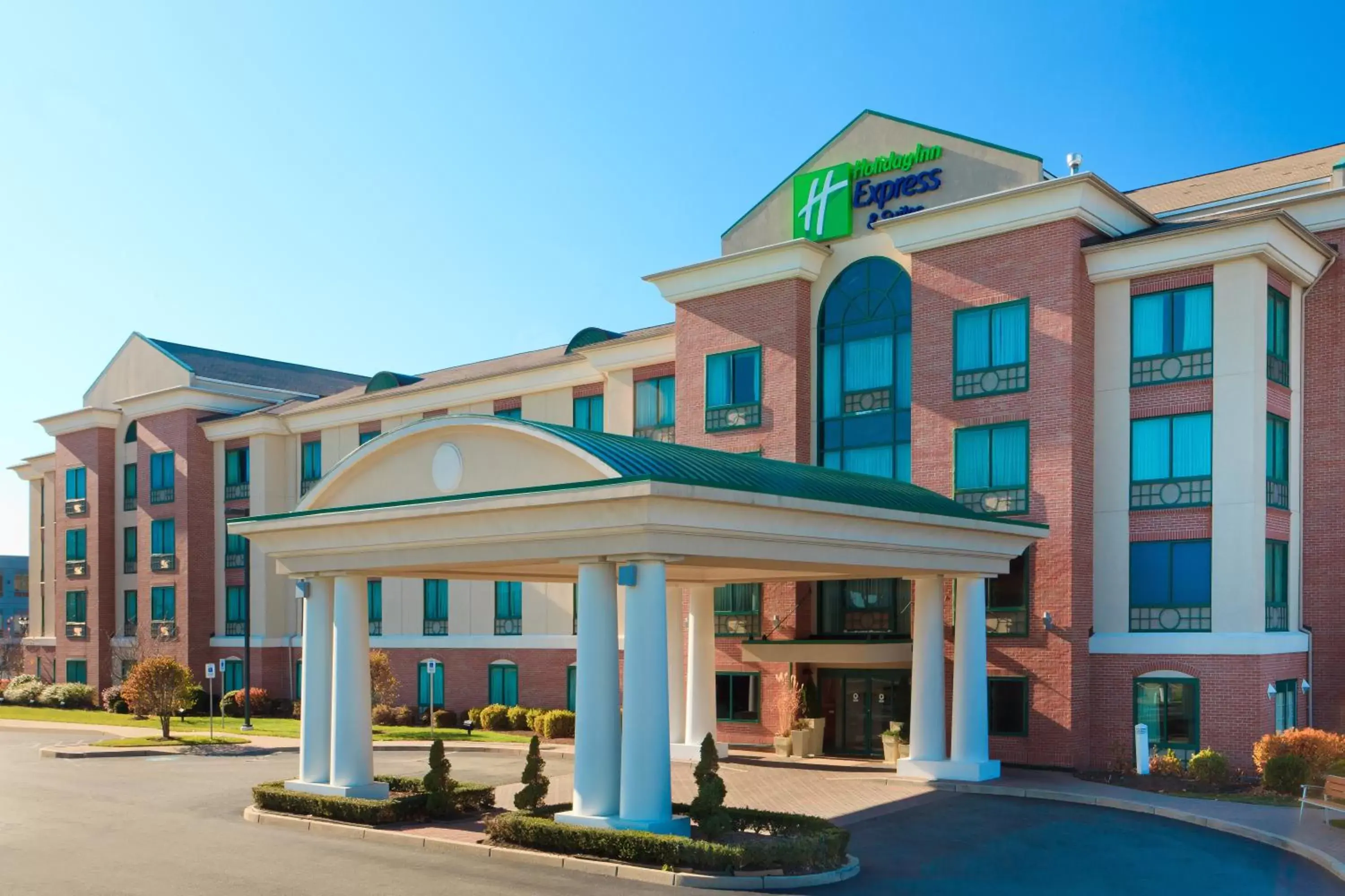 Property Building in Holiday Inn Express Hotel & Suites Warwick-Providence Airport, an IHG Hotel