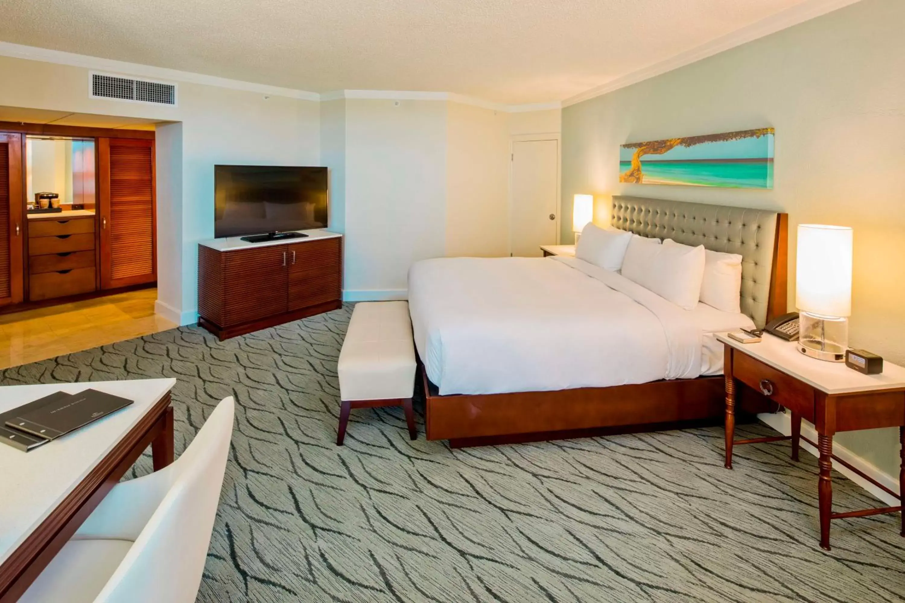 Bed in Hilton Aruba Caribbean Resort & Casino