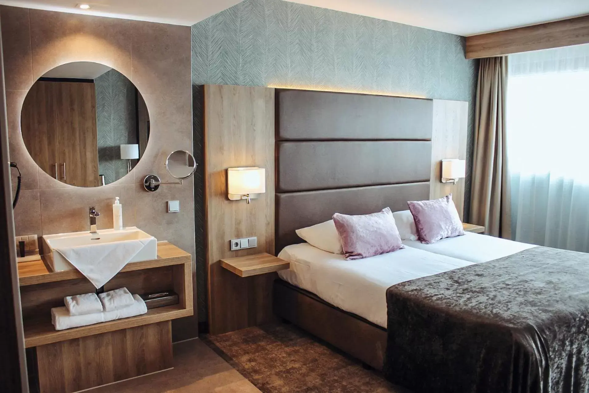 Bedroom, Bathroom in Van der Valk Hotel Breda