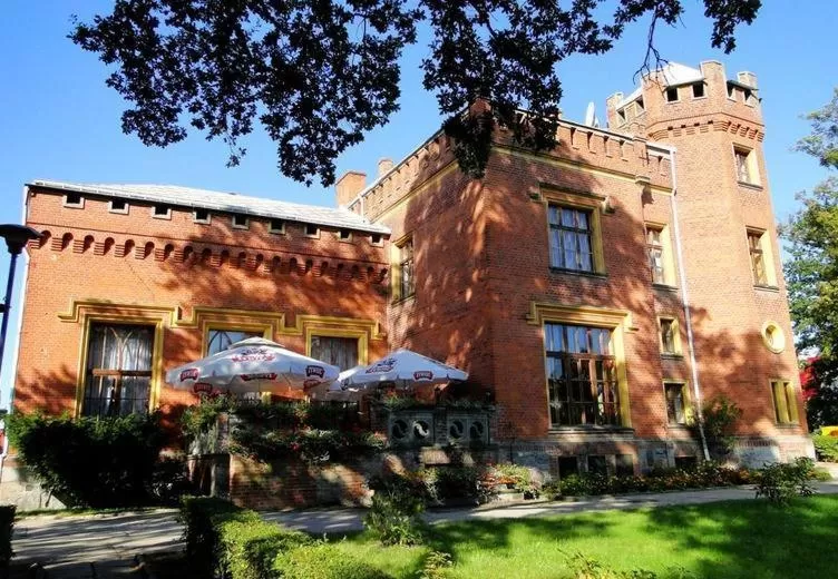 Property building in Hotel Zamek Karnity