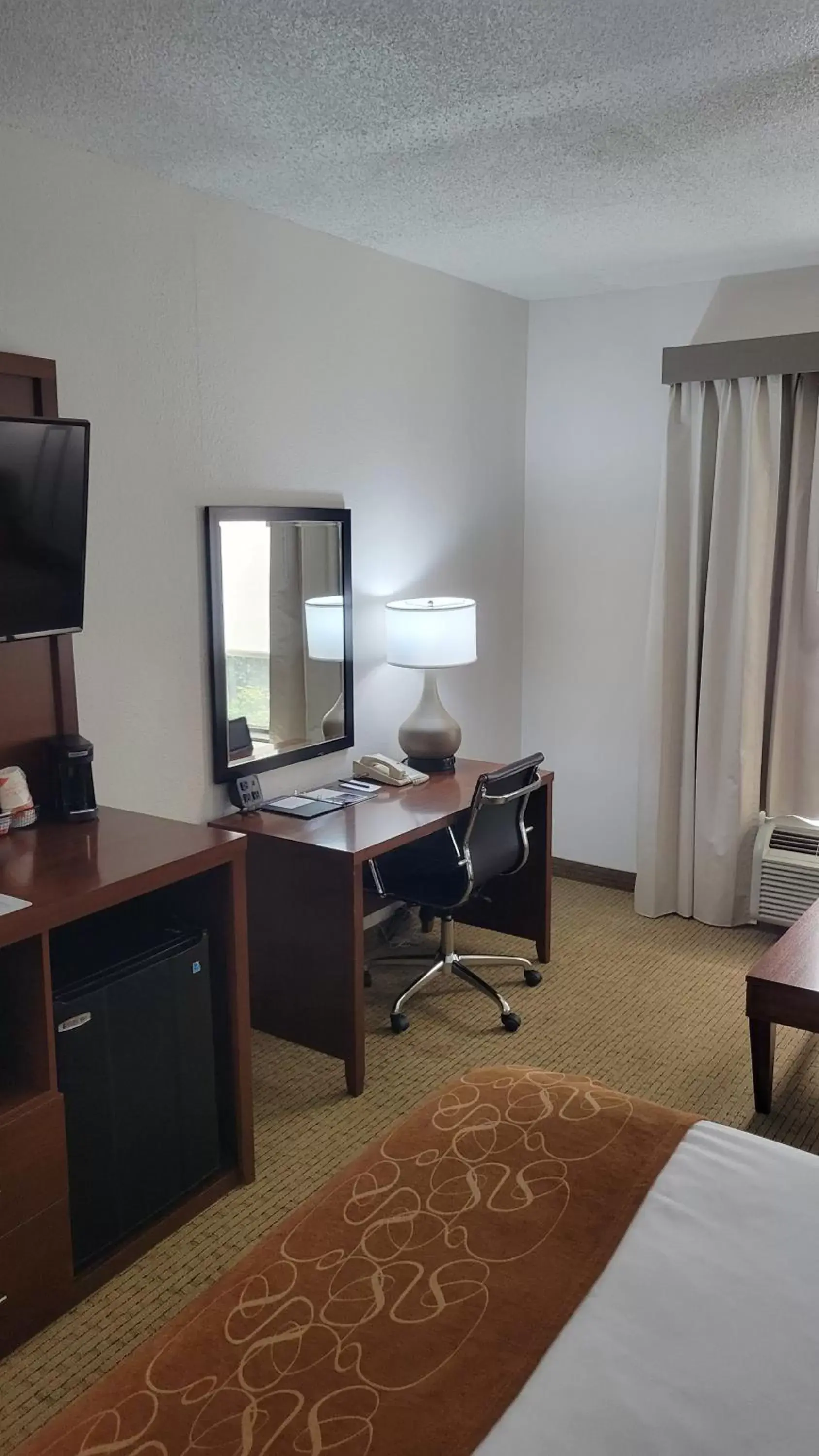 Bed in Comfort Suites Cumming-Atlanta near Northside Hospital Forsyth Bed in Comfort Suites Cumming-Atlanta near Northside Hospital Forsyth