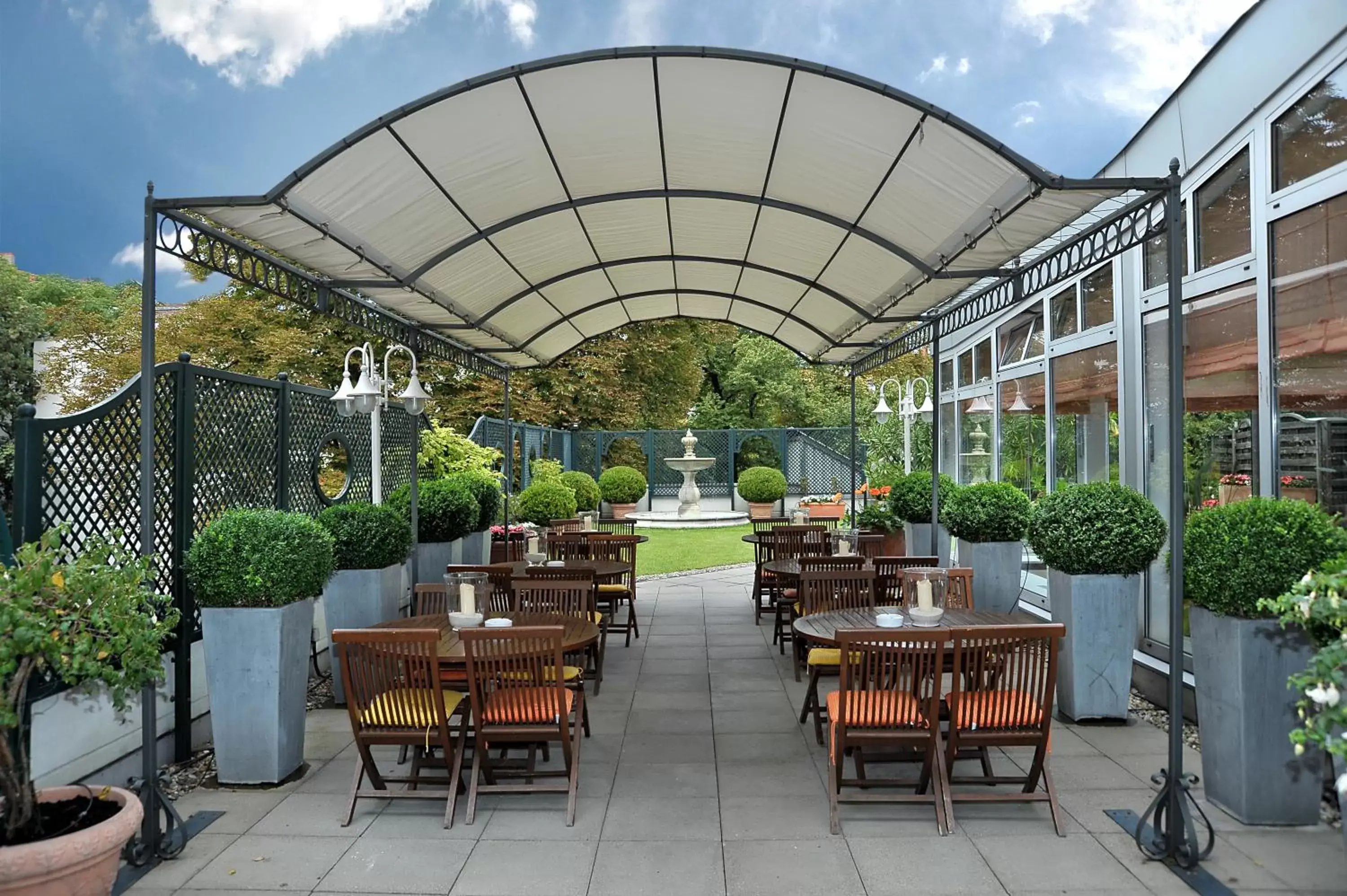 Balcony/Terrace, Restaurant/Places to Eat in Hotel Ludwig van Beethoven