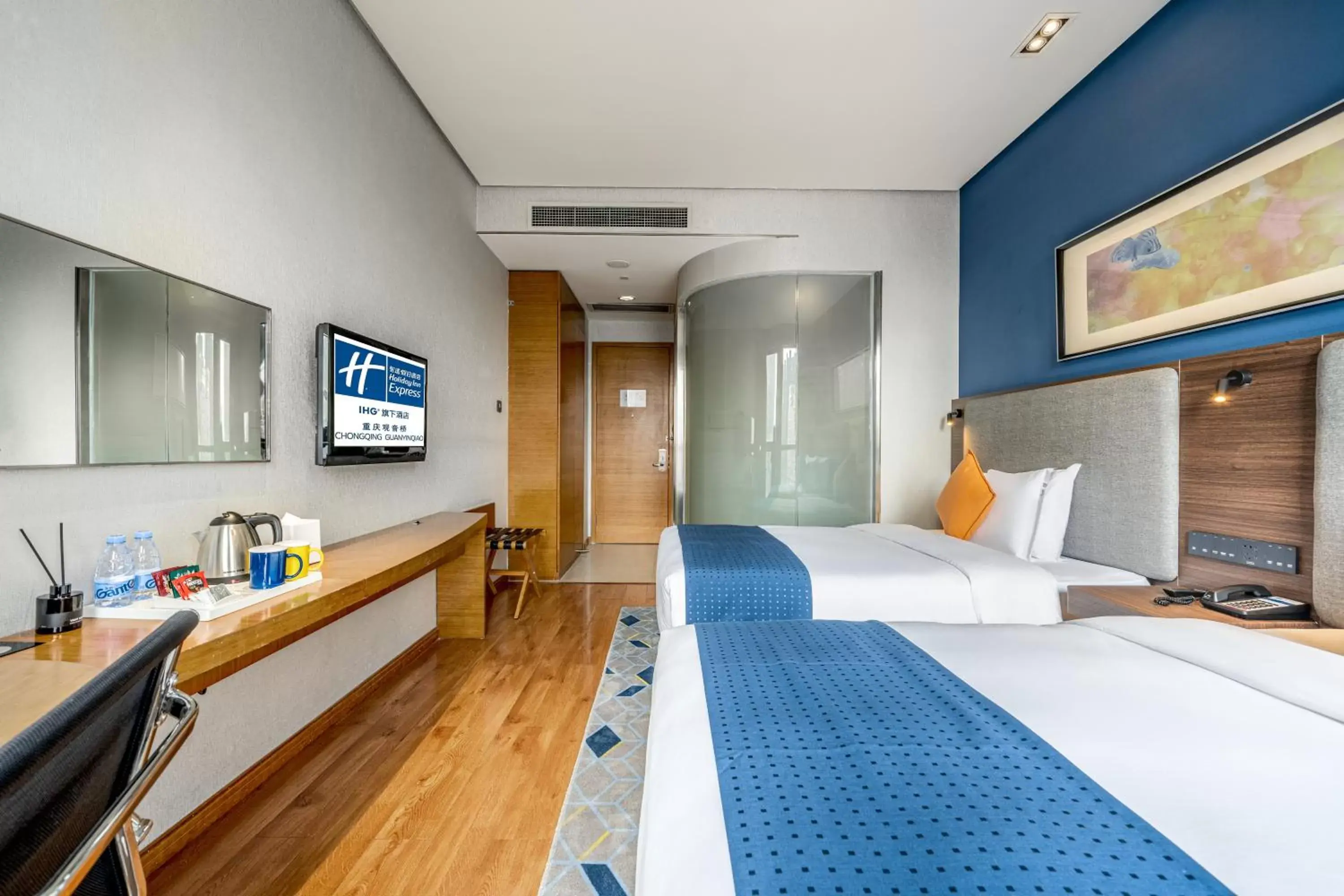 Bedroom in Holiday Inn Express Chongqing Guanyinqiao , an IHG Hotel