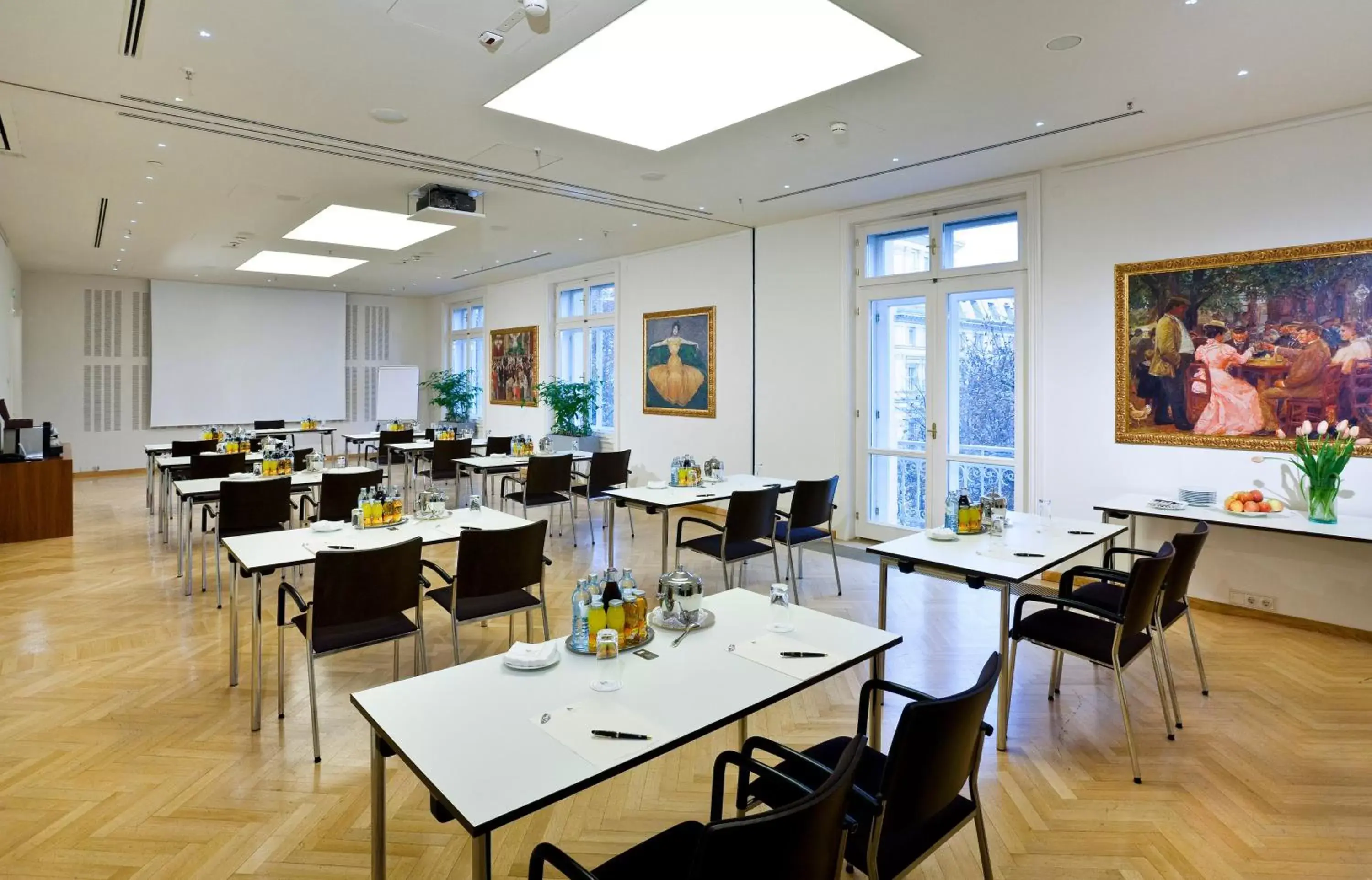 Meeting/conference room, Restaurant/Places to Eat in Grand Hotel Wien